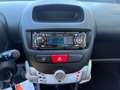 Peugeot 107 1.0e - 68ch (4 cv) 12V - BVM5 - 5 Portes - Rouge - BLUE LION Access %2B 2013 Rot - thumbnail 15