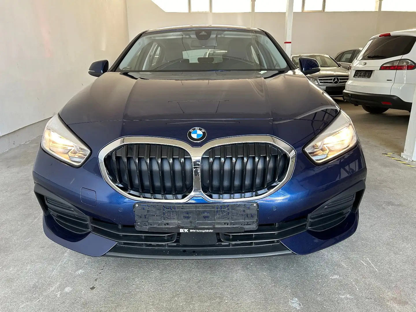 BMW 118 Baureihe 1 Lim. 118 d Advantage Bleu - 2