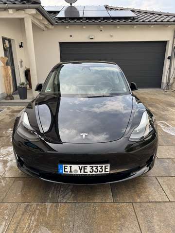Tesla Model 3 Standard Reichweite Plus Hinterradantrieb