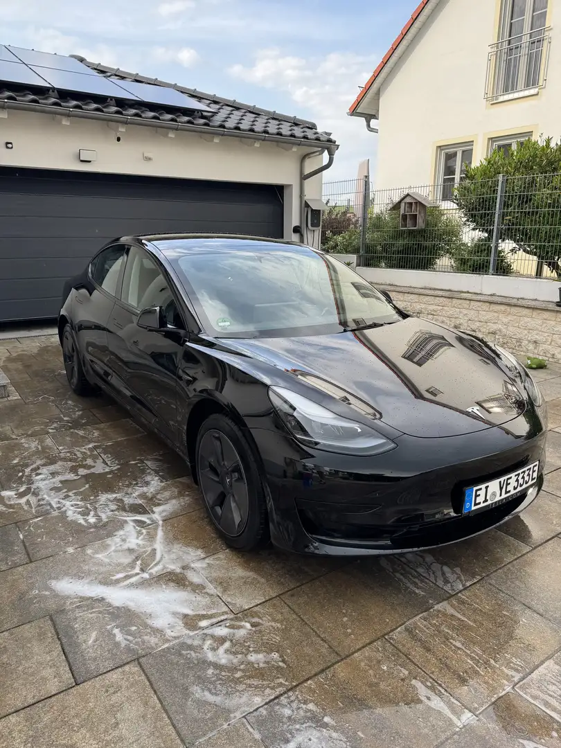 Tesla Model 3 Standard Reichweite Plus Hinterradantrieb Schwarz - 1