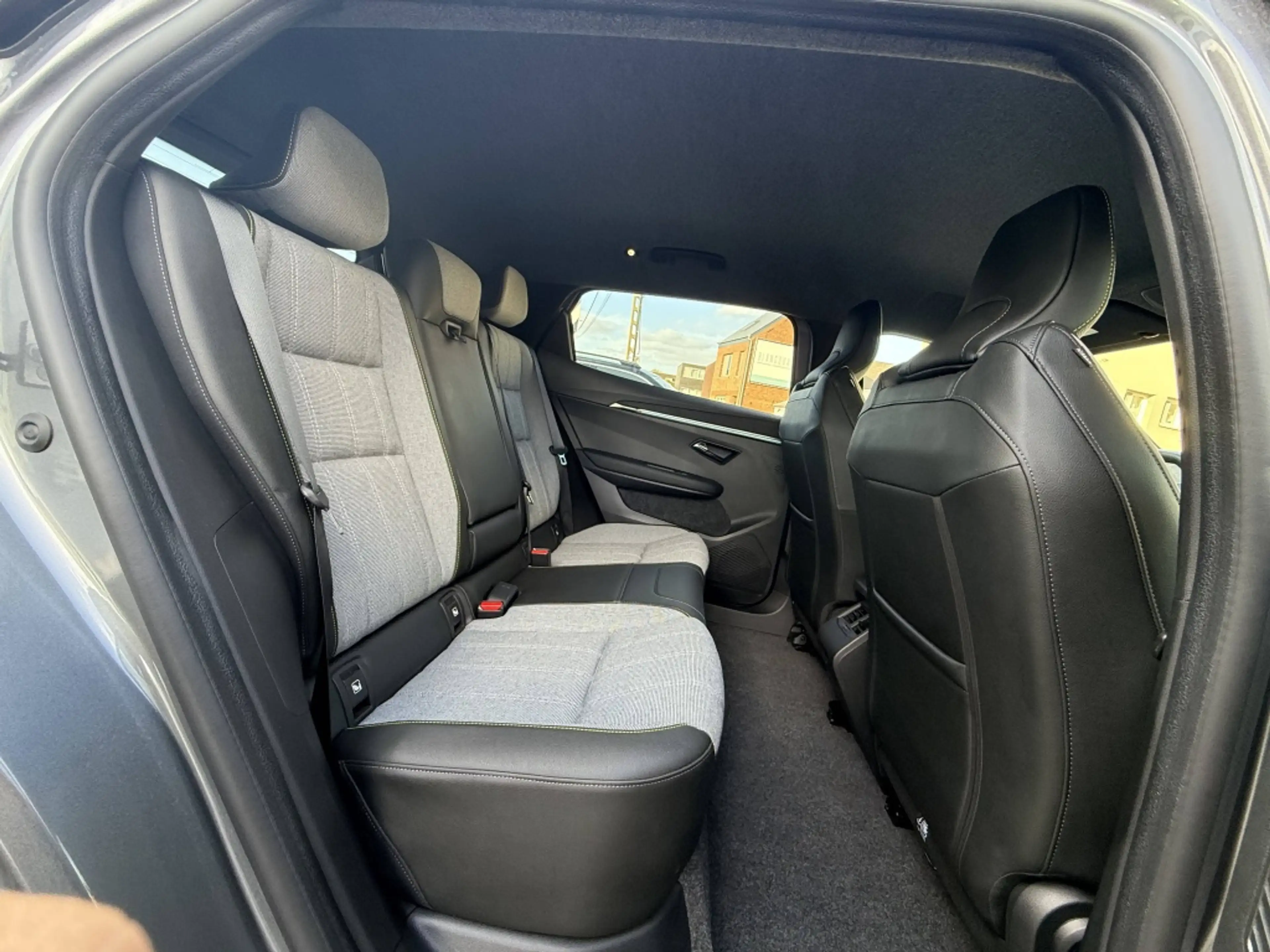 Renault Scenic E-Tech Electric 220 Long Range Techno — photo 10