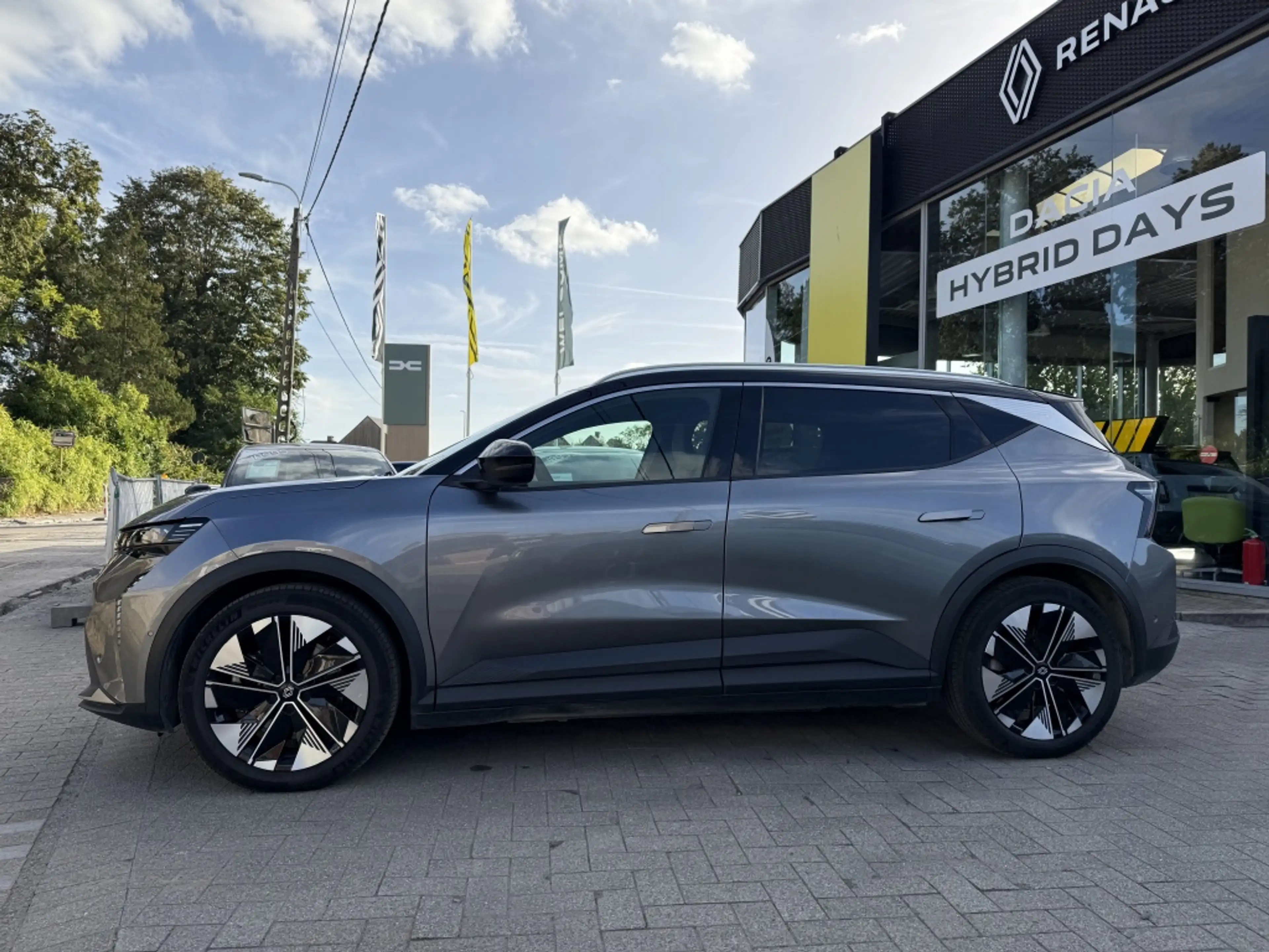 Renault Scenic E-Tech Electric 220 Long Range Techno — photo 2