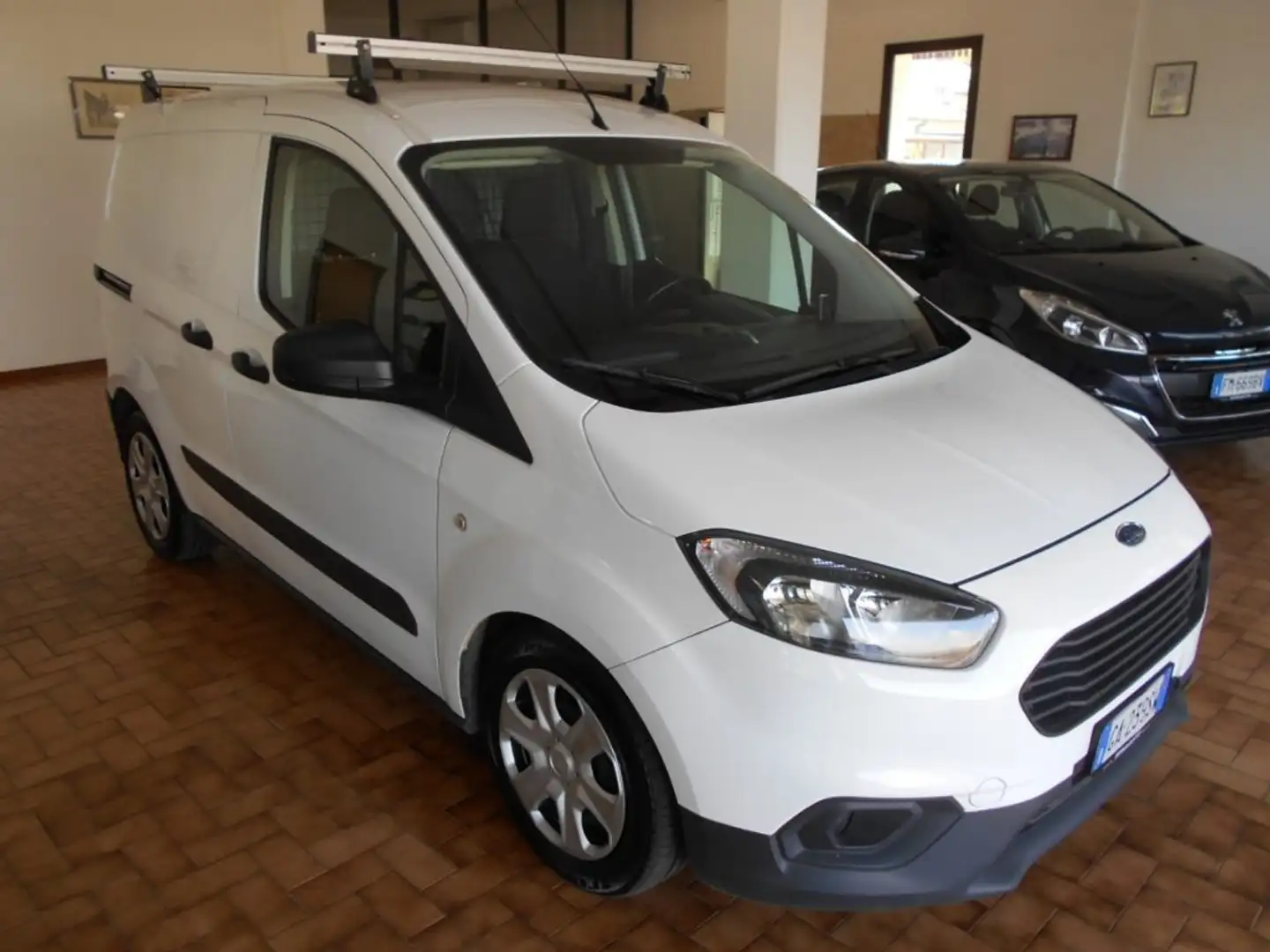 Ford Transit Courier 1.5 TDCi 75CV Van Bianco - 2