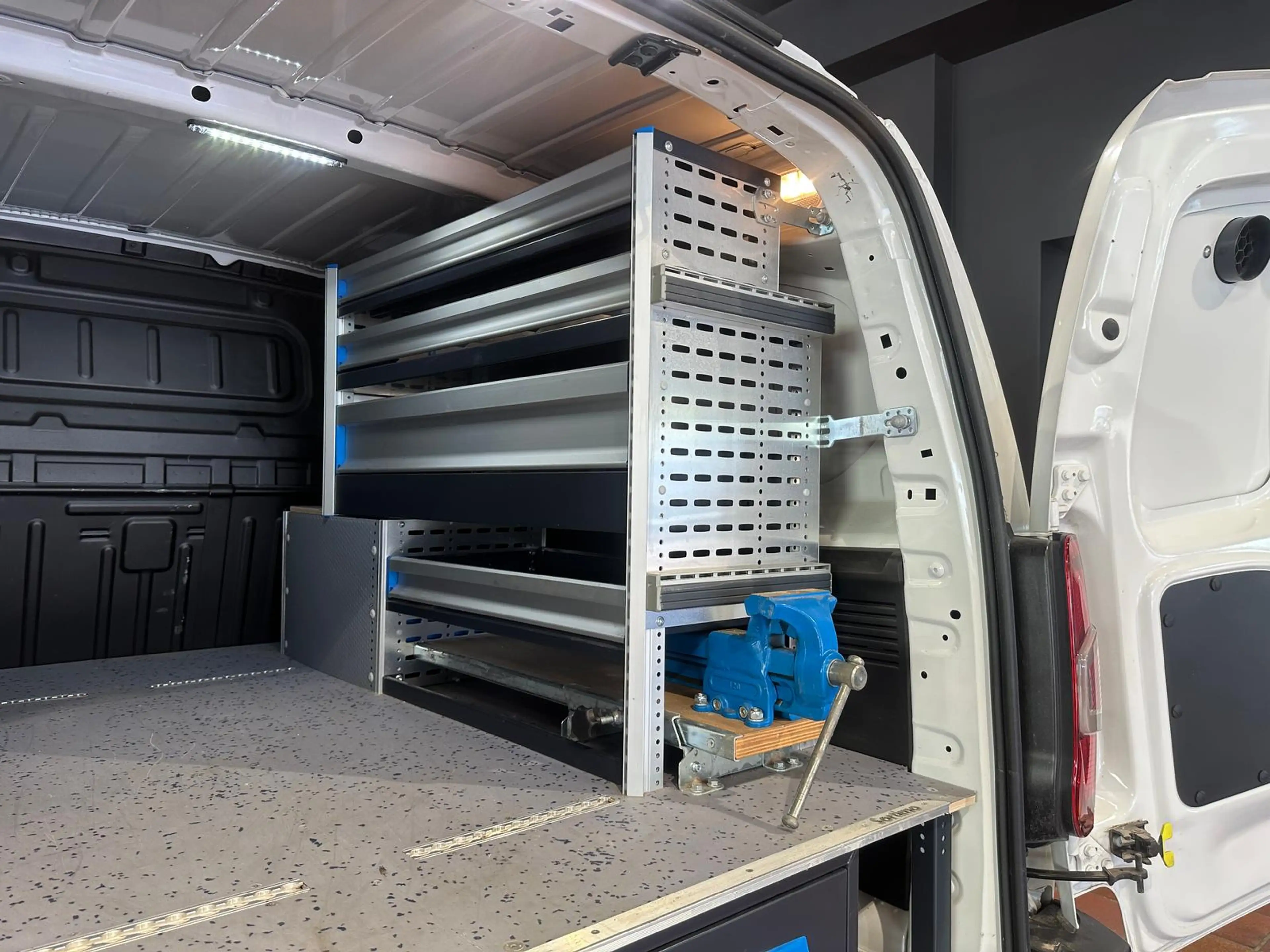 Opel Combo CARGO 1.5 D EDITION SORTIMO-WERKSTATT AHK ERHÖHTE — photo 13