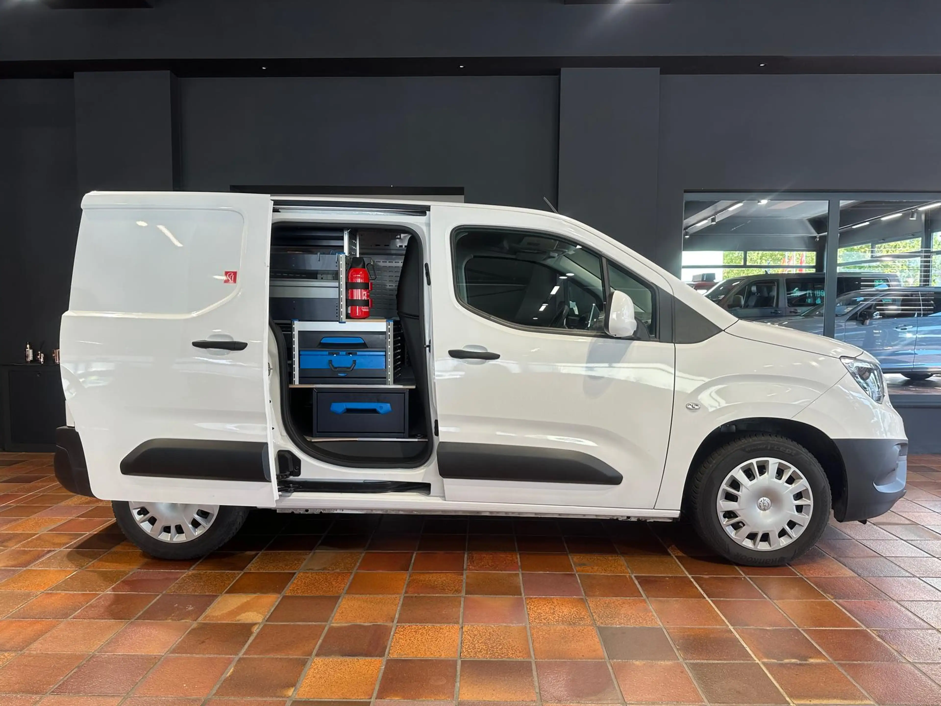Opel Combo CARGO 1.5 D EDITION SORTIMO-WERKSTATT AHK ERHÖHTE — photo 3