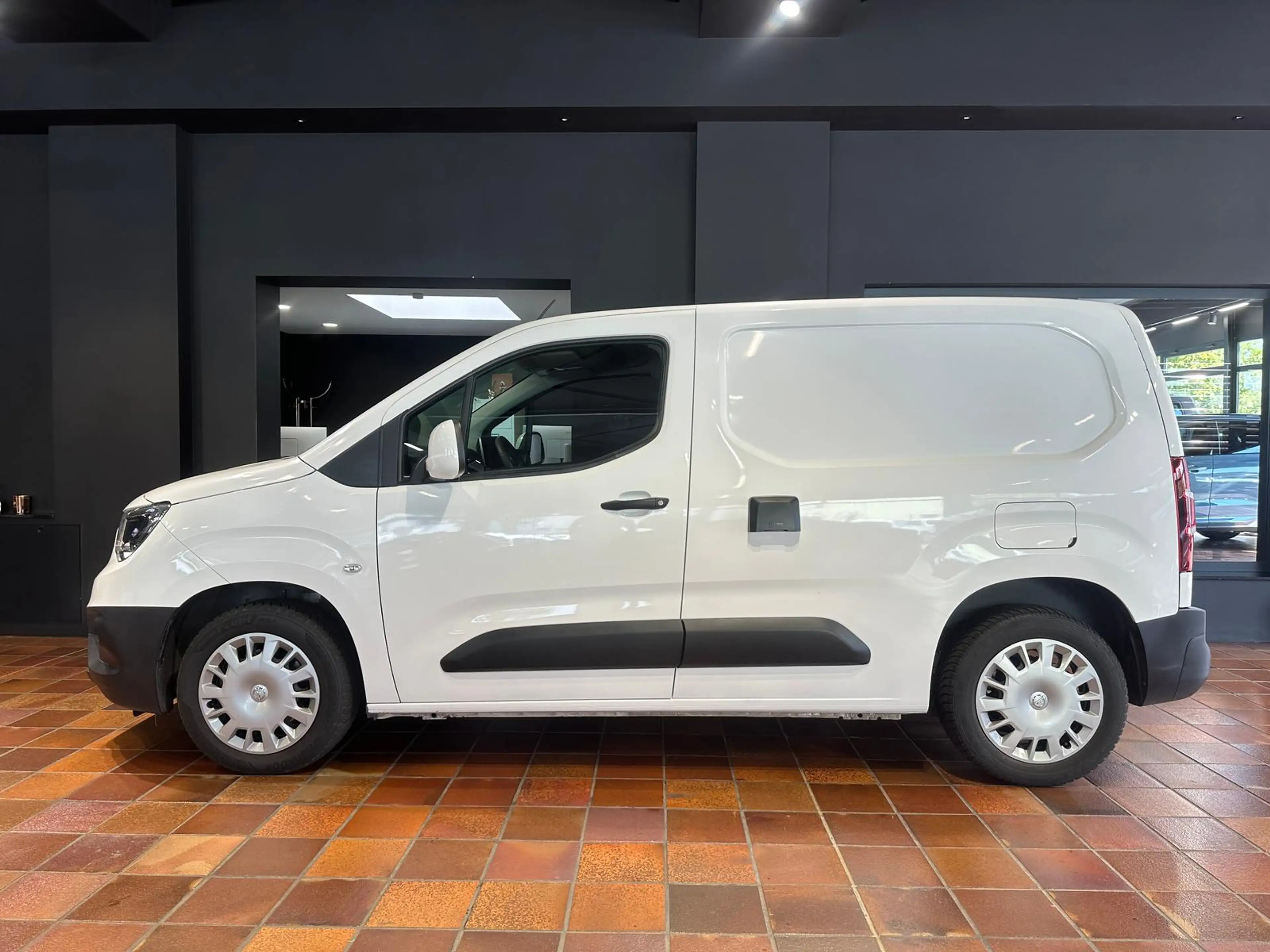 Opel Combo CARGO 1.5 D EDITION SORTIMO-WERKSTATT AHK ERHÖHTE — photo 7