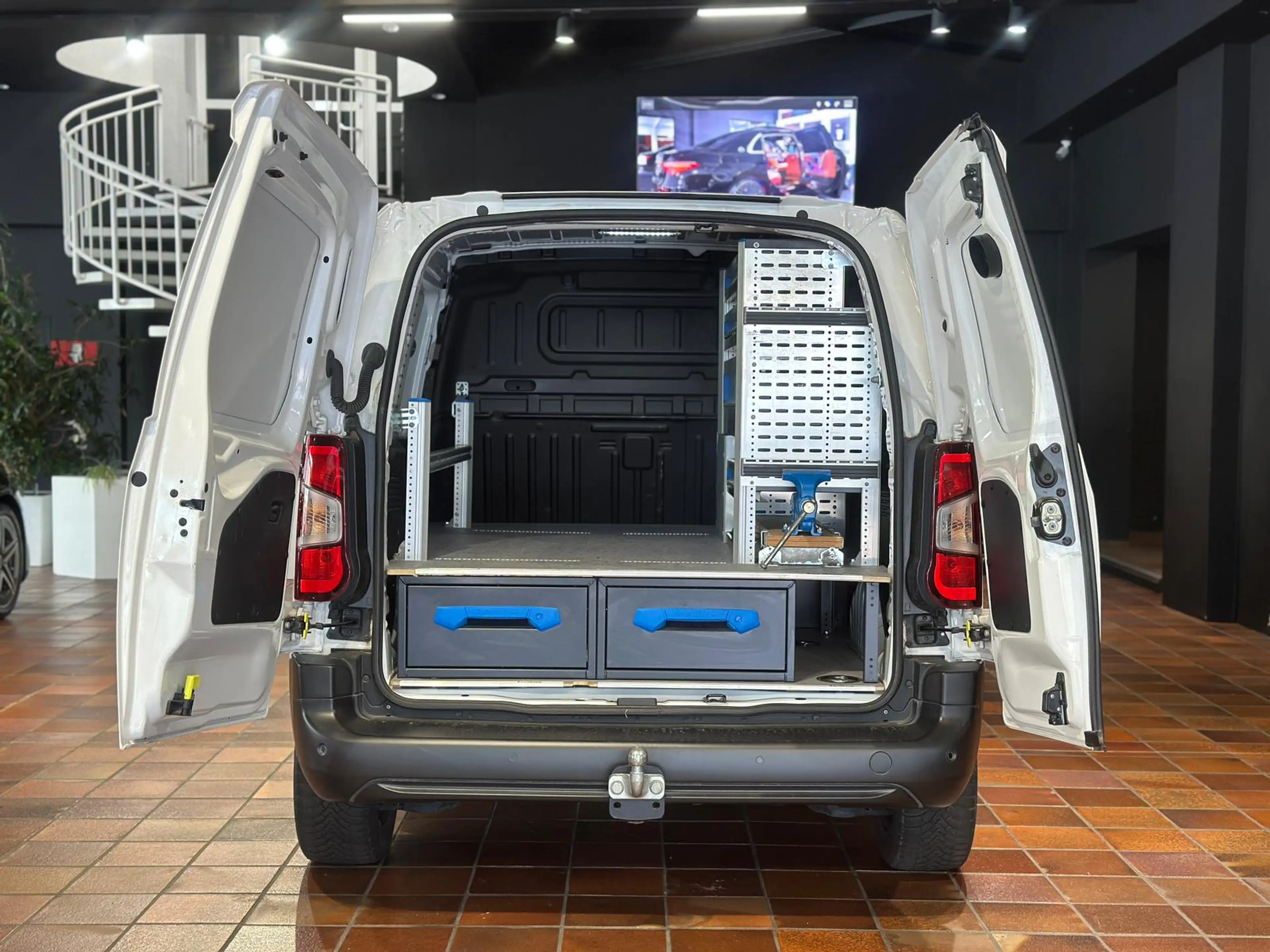 Opel Combo CARGO 1.5 D EDITION SORTIMO-WERKSTATT AHK ERHÖHTE — photo 2