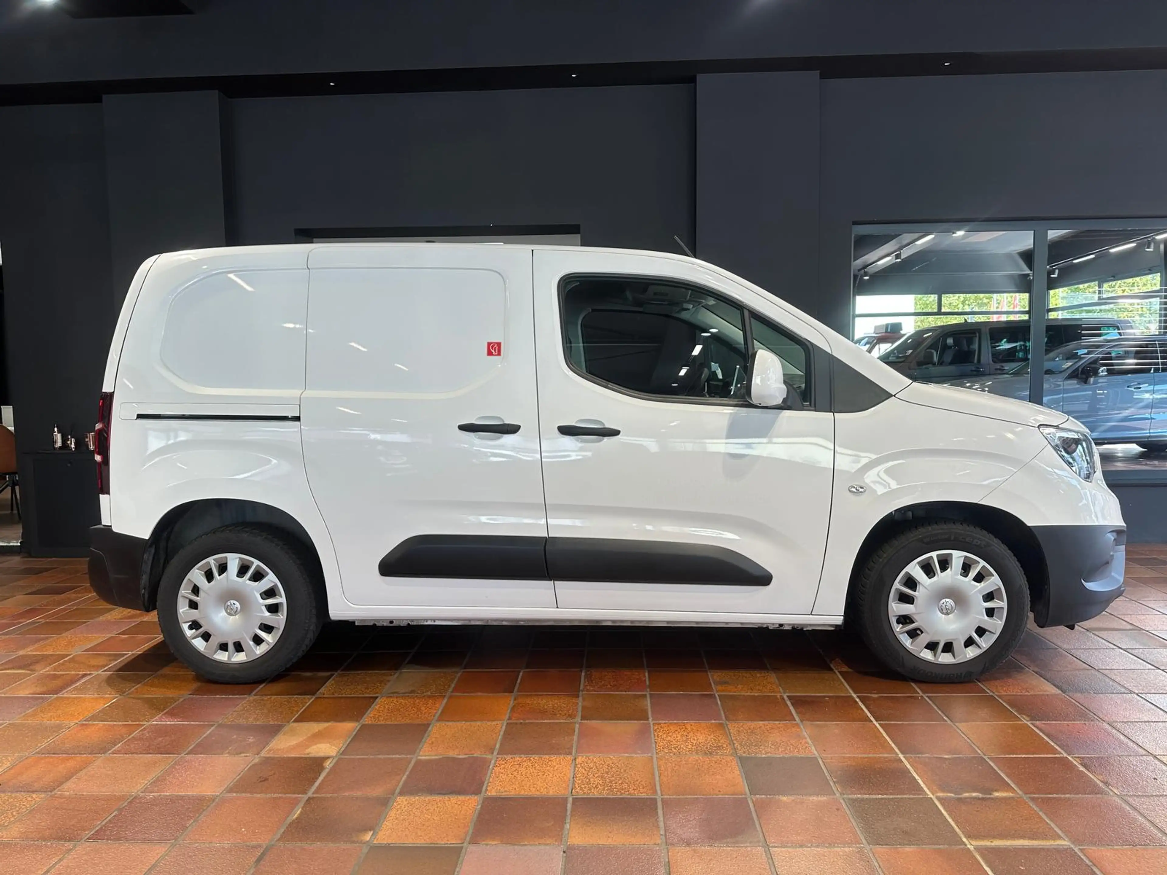 Opel Combo CARGO 1.5 D EDITION SORTIMO-WERKSTATT AHK ERHÖHTE — photo 4