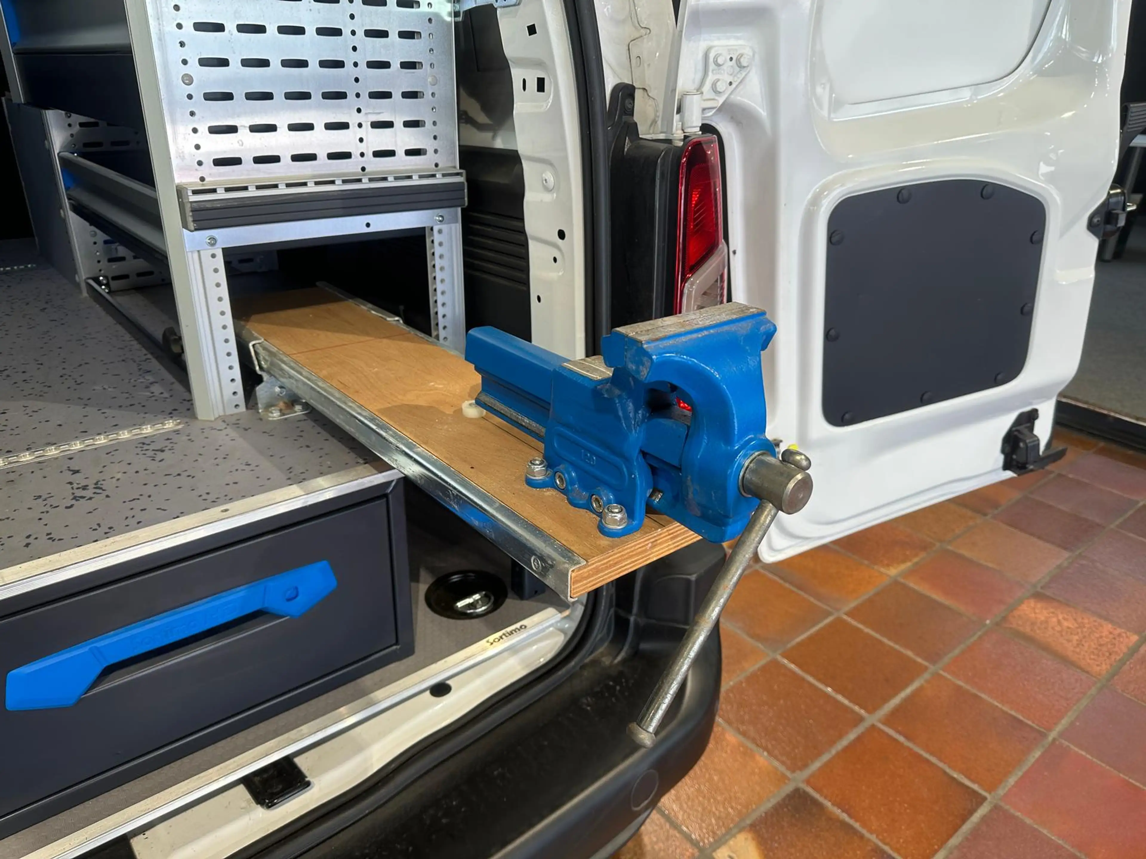 Opel Combo CARGO 1.5 D EDITION SORTIMO-WERKSTATT AHK ERHÖHTE — photo 15