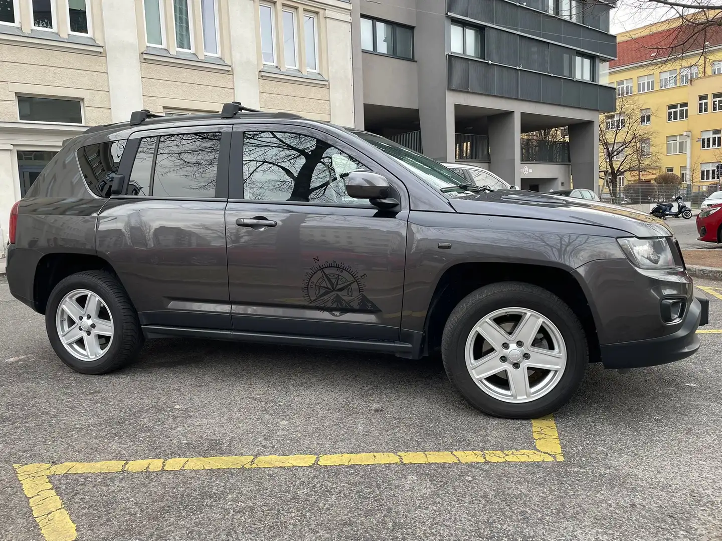 Jeep Compass 4x4 2,2 CRD Sport Limited Edition Grau - 2