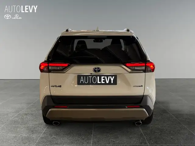Toyota Rav4 view 5