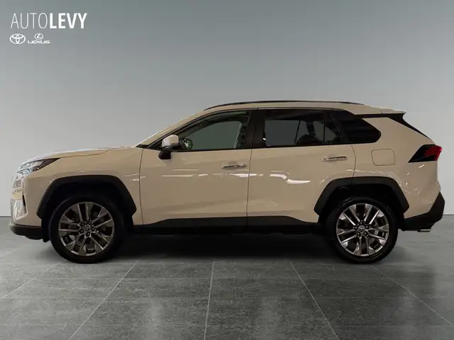 Toyota Rav4 view 3