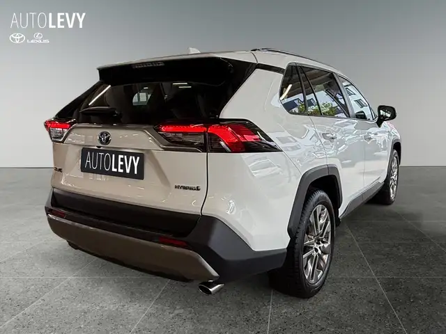 Toyota Rav4 view 6
