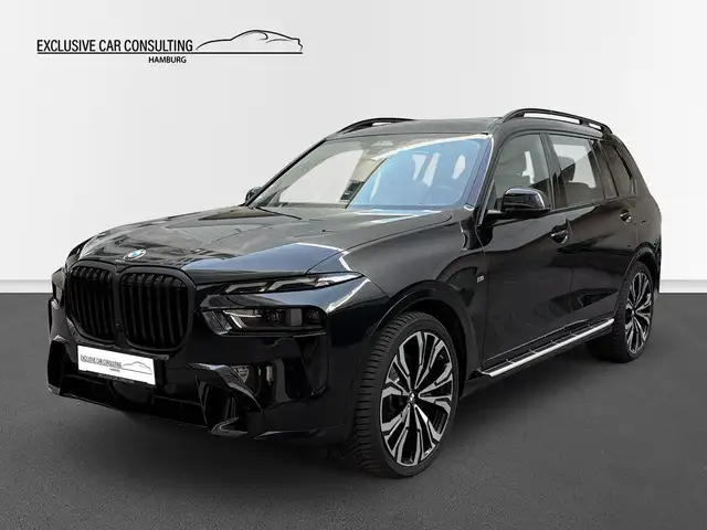 BMW X7 view 3