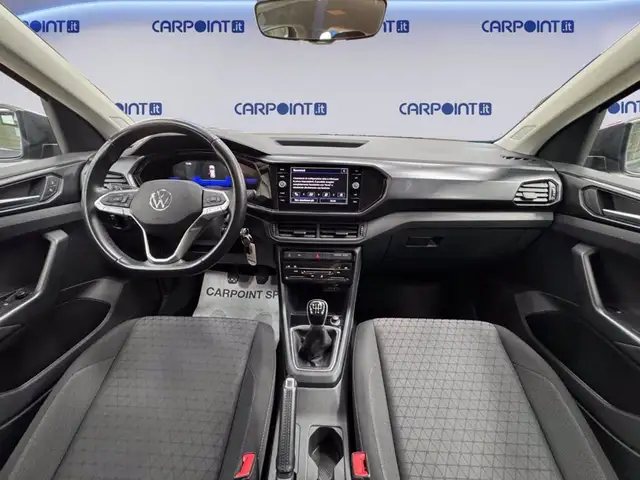 Volkswagen T-Cross view 11