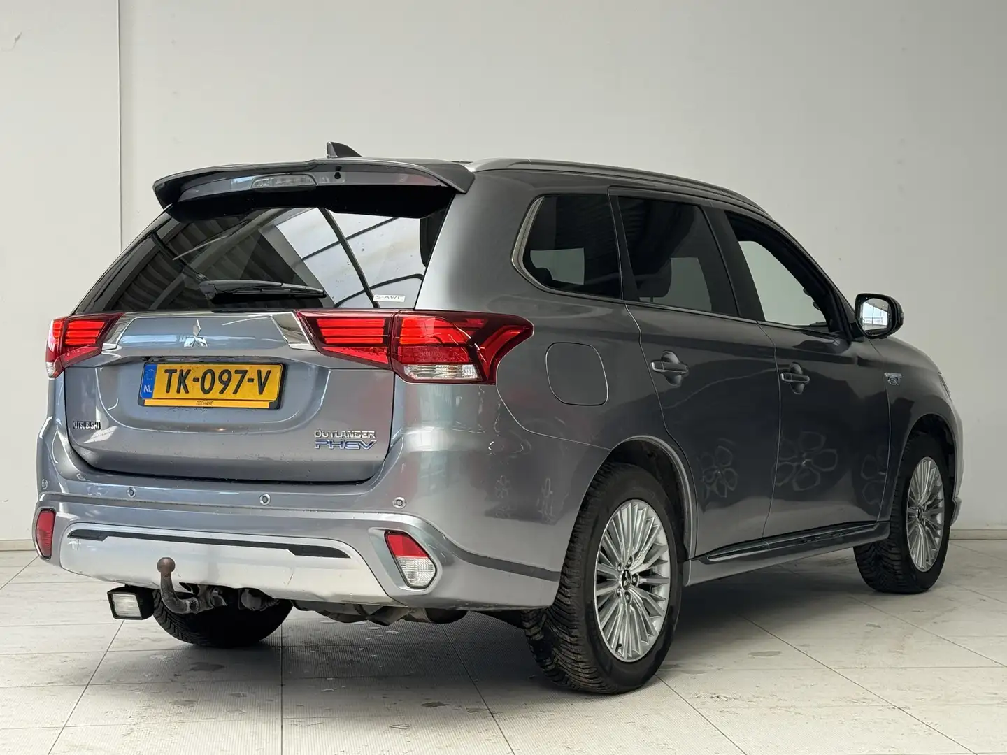 Mitsubishi Outlander 2.4 PHEV Instyle | Navigatie | Cruise control adap Gris - 2