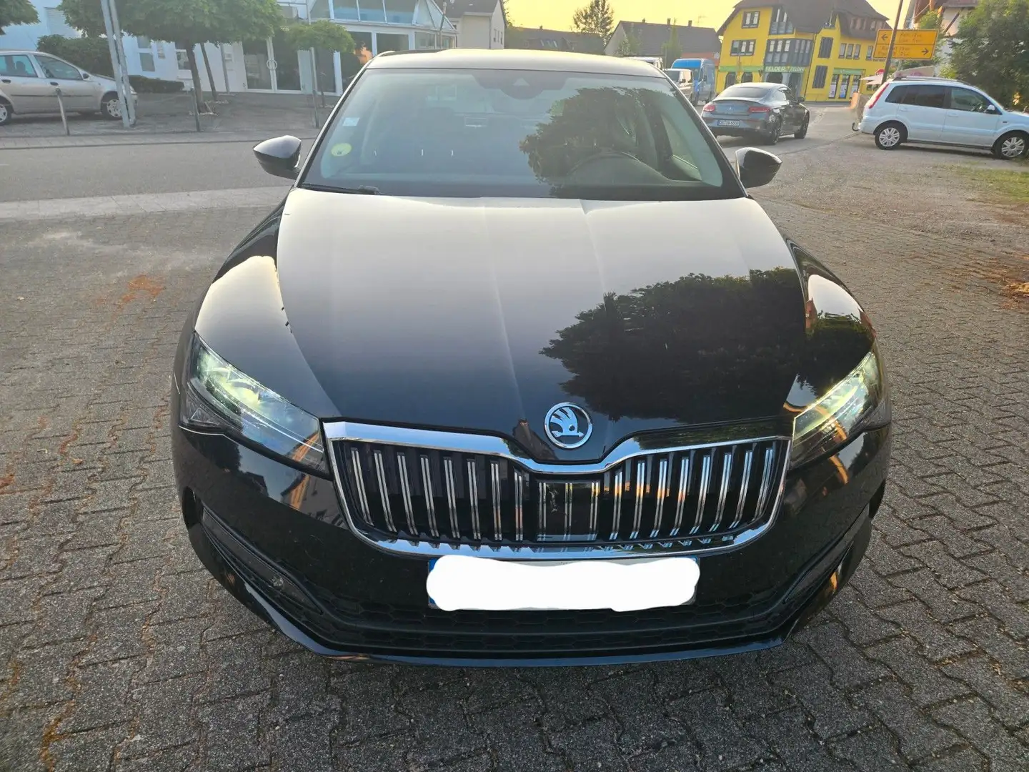 Skoda Superb Lim. 2.0 TDI Automatik Klima Xenon Navi K Schwarz - 2