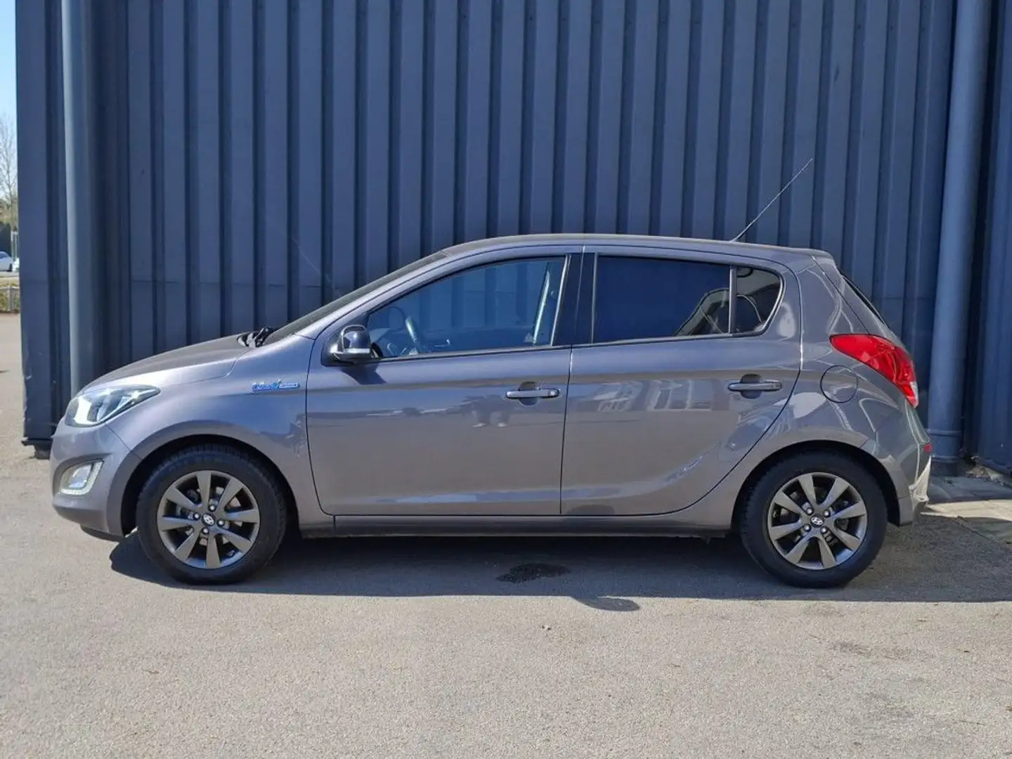 Hyundai i20 1.2 HP i-Motion 5-Deurs | Airco | Trekhaak Grigio - 2