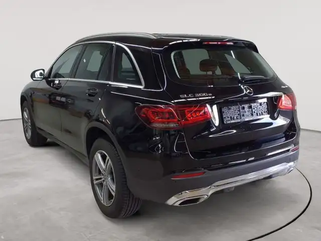 Mercedes-Benz GLC view 5