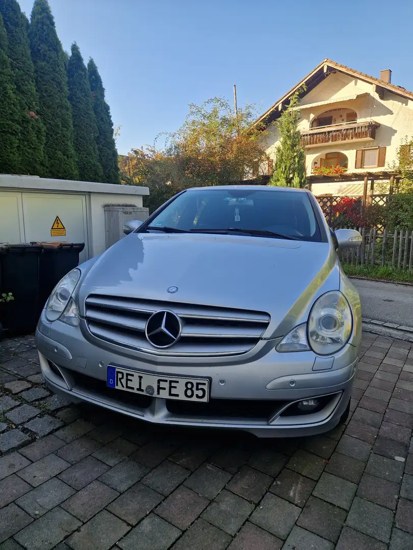 Mercedes-Benz R 320 - 2