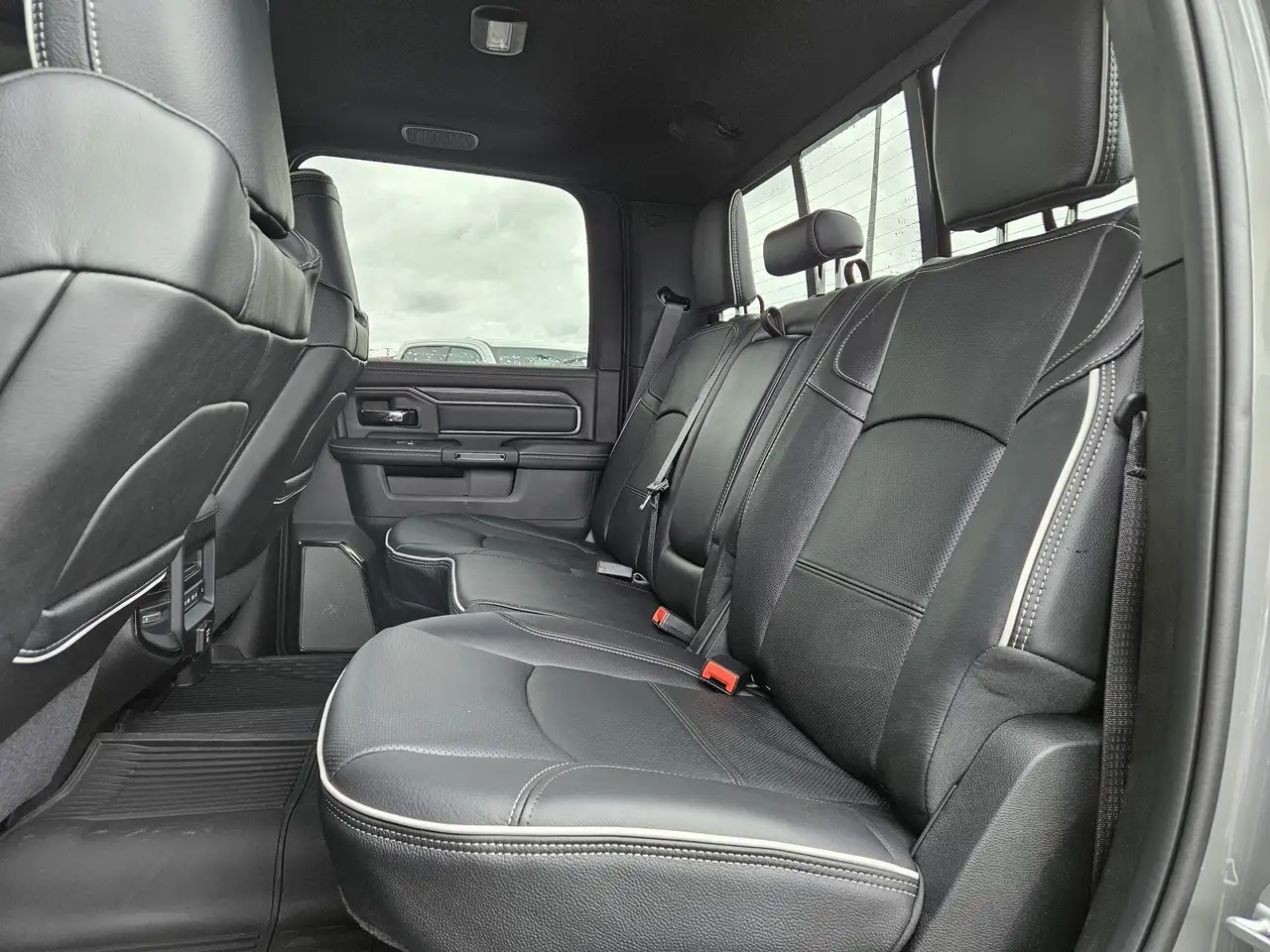 RAM 2500 снимка RAM 2500