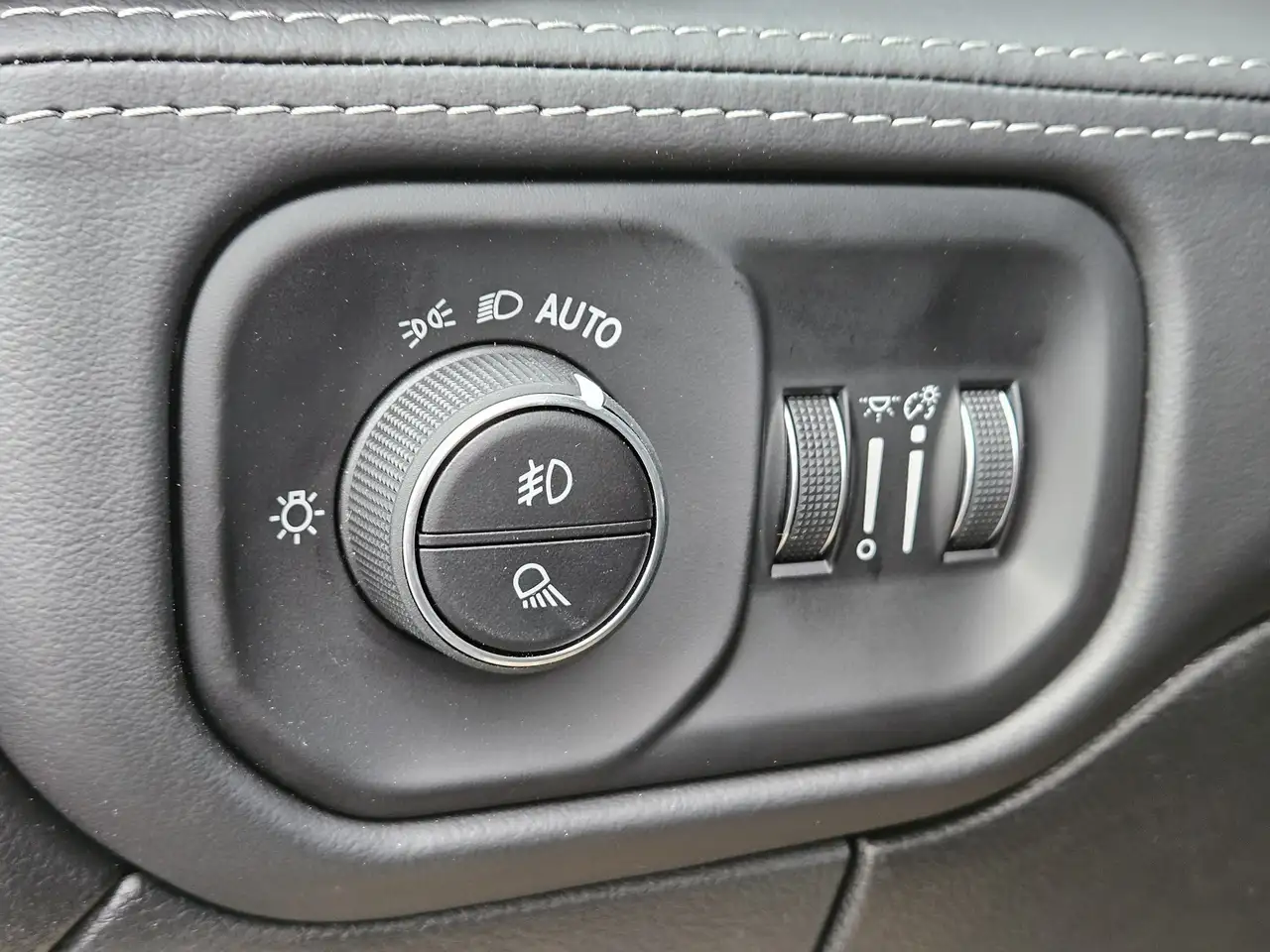 RAM 2500 снимка RAM 2500