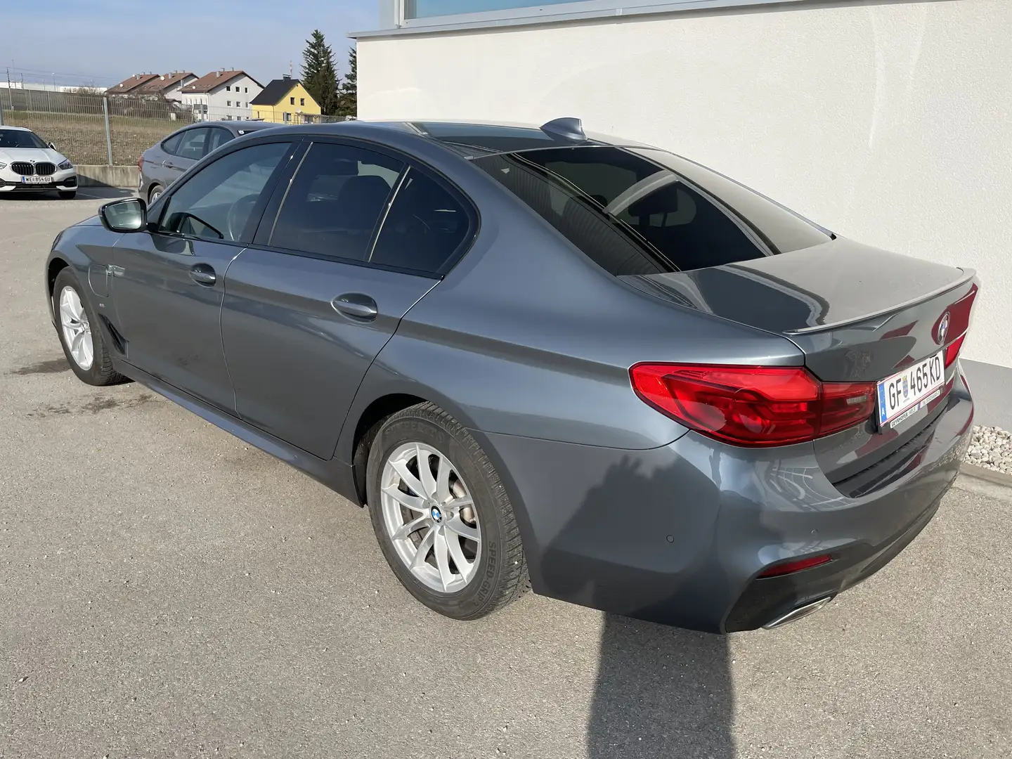 BMW 530 530e xdrive M-Paket Grau - 2