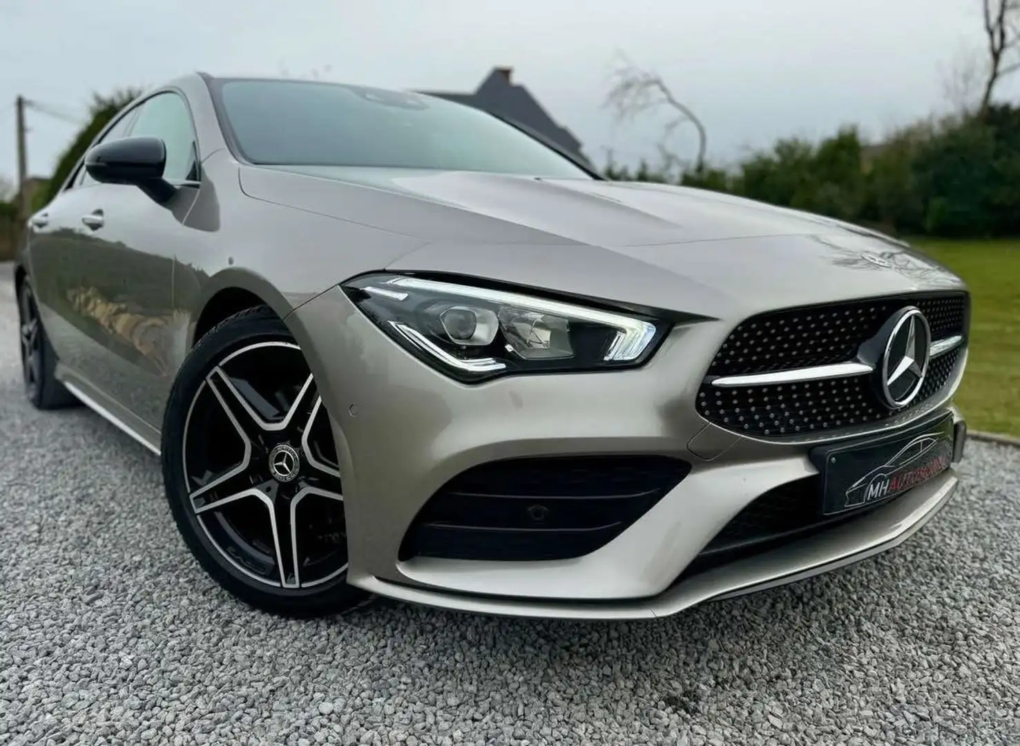 Mercedes-Benz CLA 180 d // PACK AMG Bronze - 2