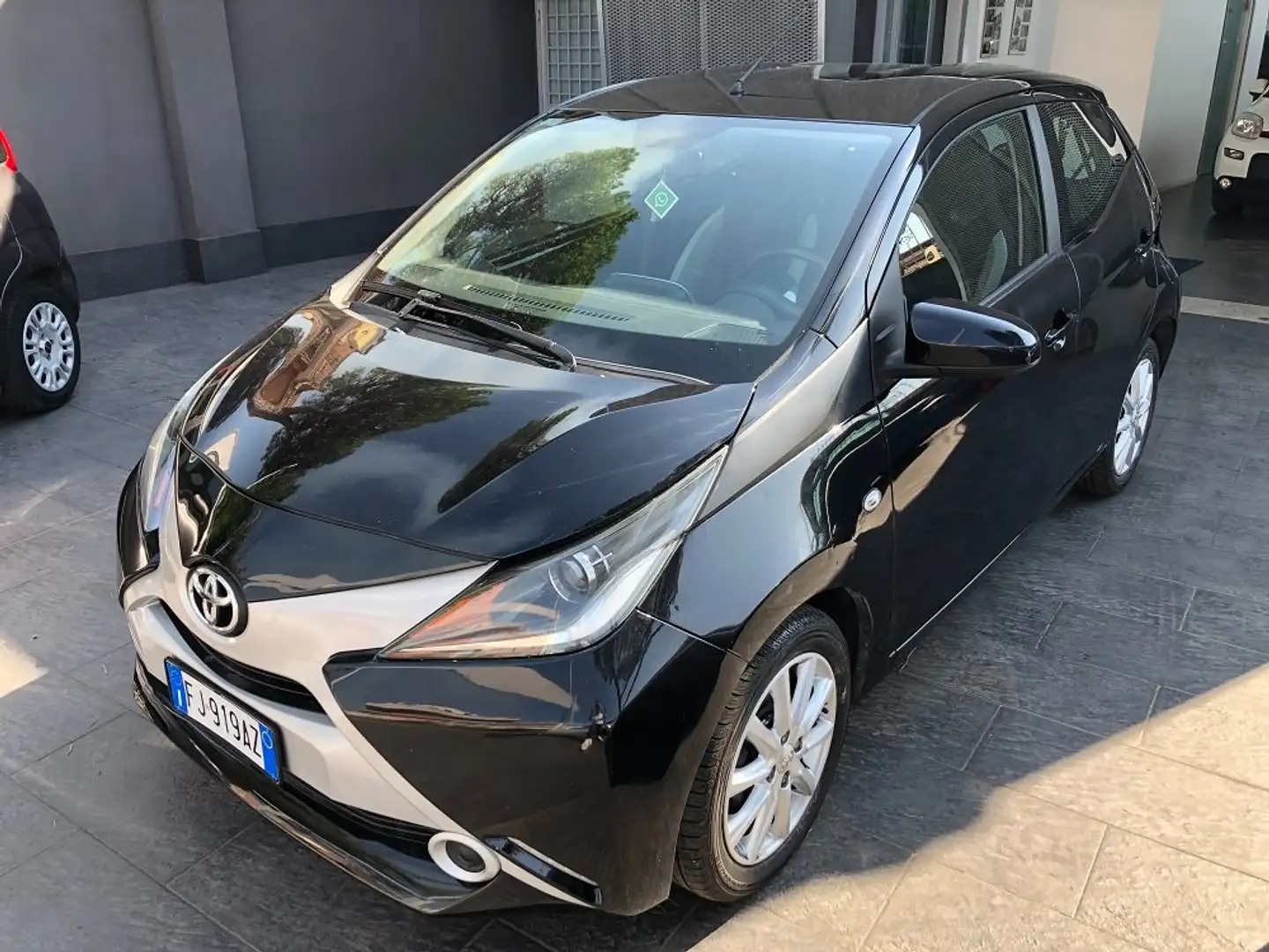 Toyota Aygo 5p 1.0 x-play 69 Cv EURO6 PREZZO REALE Nero - 2