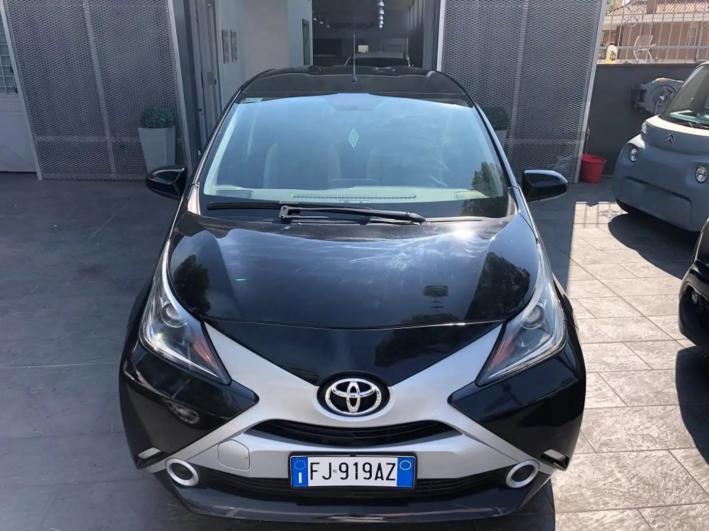 Toyota Aygo 5p 1.0 x-play 69 Cv EURO6 PREZZO REALE Nero - 1