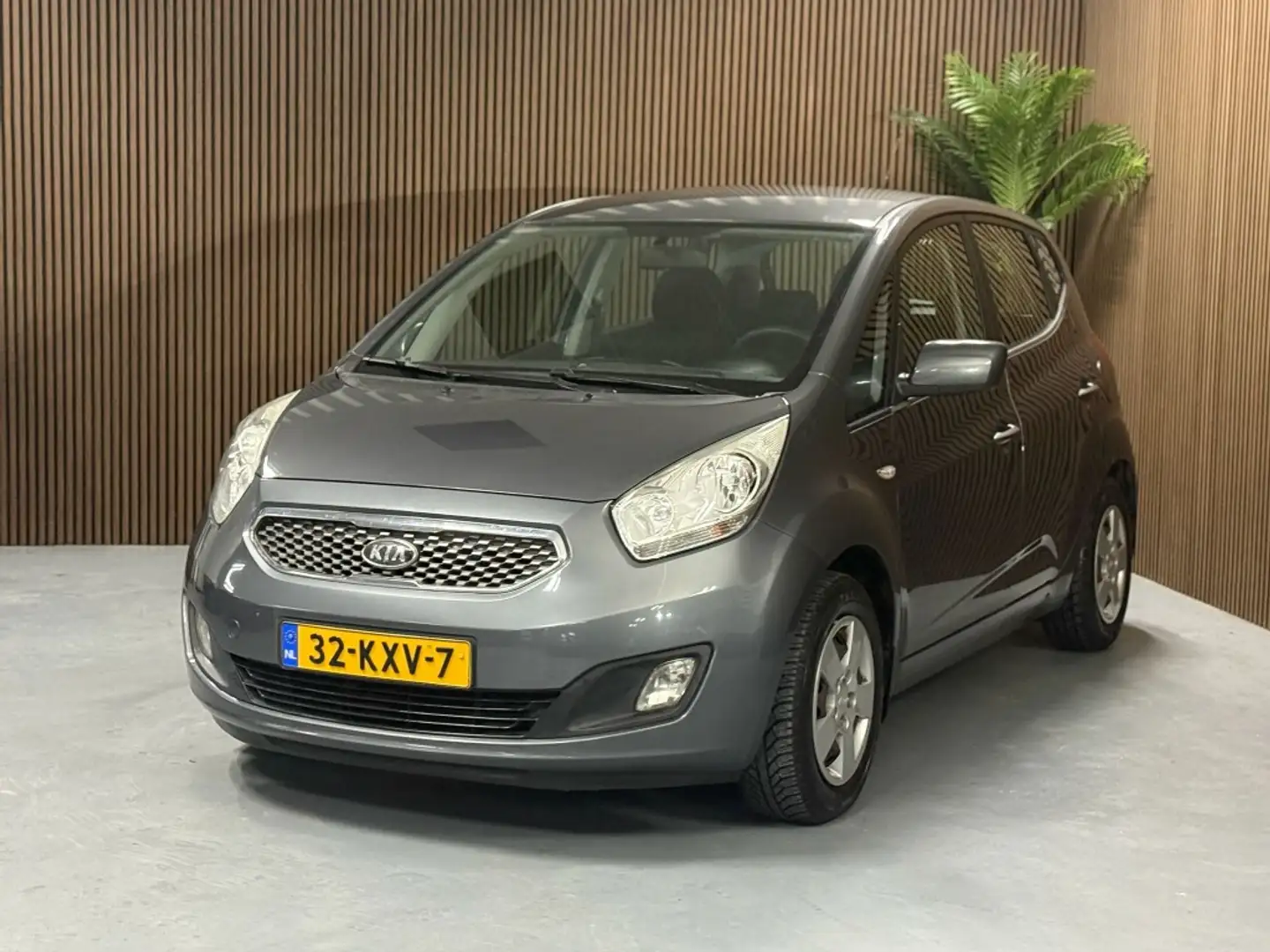 Kia Venga 1.4 CVVT X-tra Grijs - 2