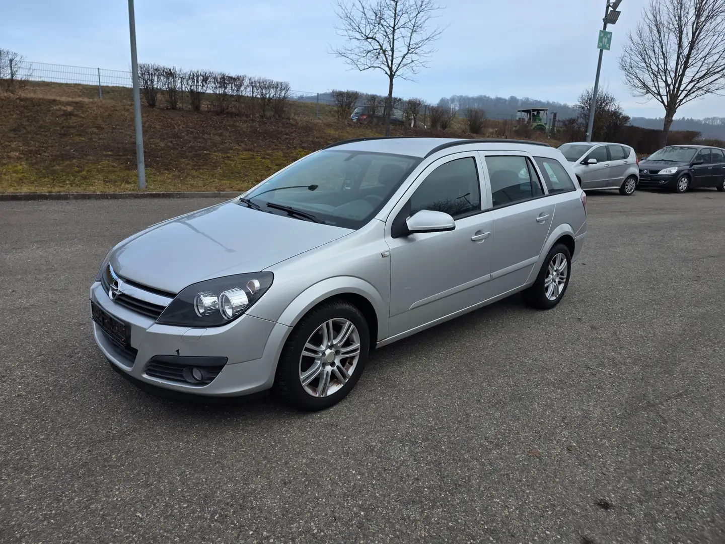 Opel Astra Edition Plus**TÜV NEU 01/2028** Klimaautomatik Grau - 1