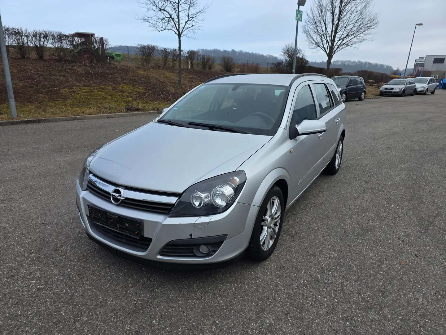 Opel Astra Edition Plus**TÜV NEU 01/2028** Klimaautomatik Grau - 2