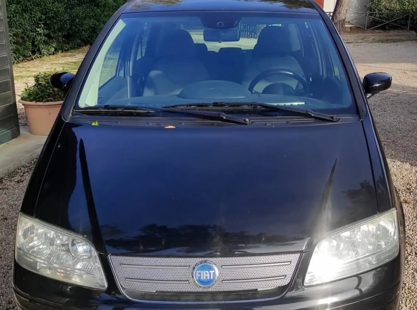 Fiat Idea 1.3 mjt 16v Black Energy Negro - 1