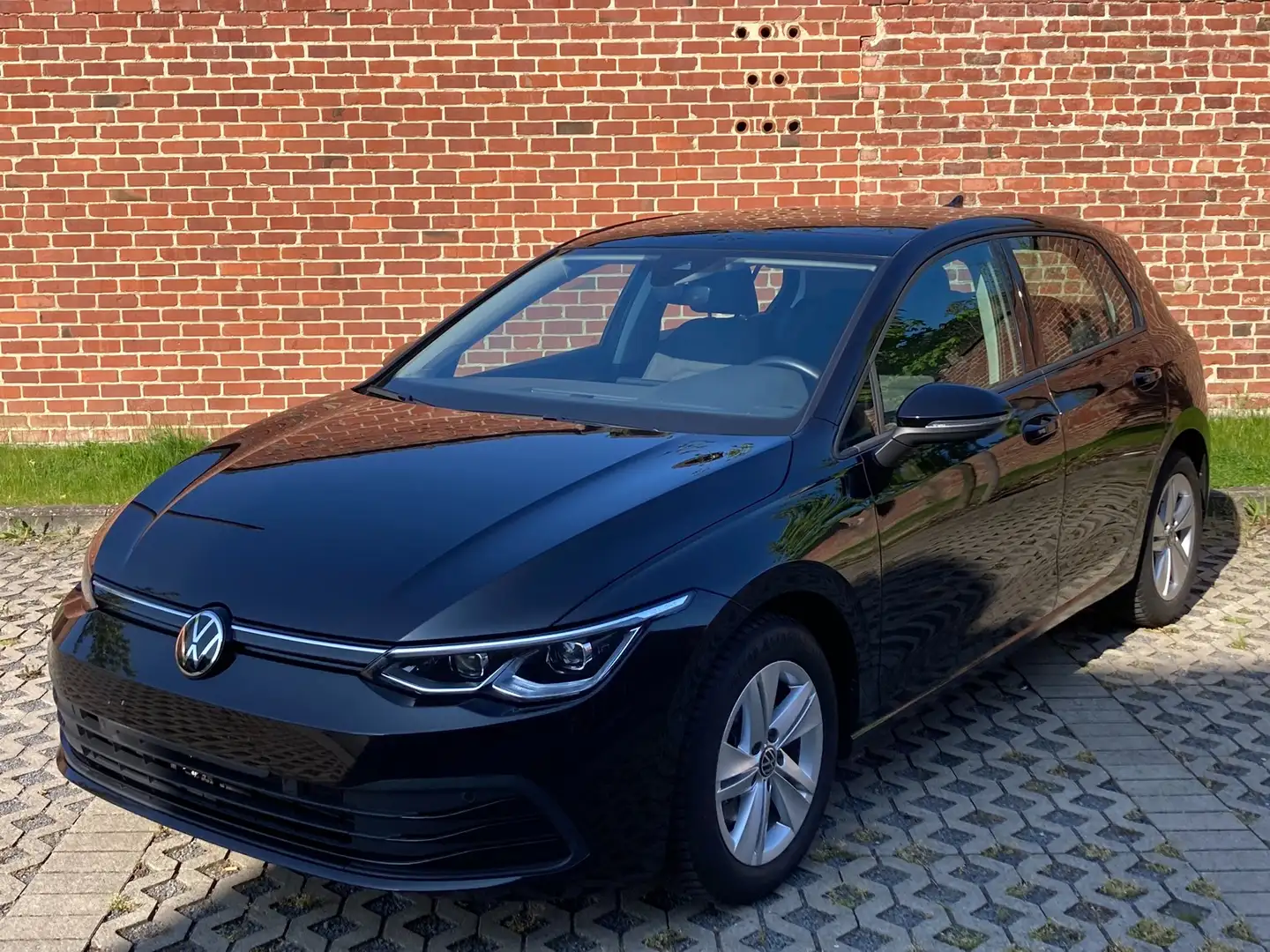 Volkswagen Golf VIII 1.5 TSI Life - Model 2021 - 50.000 Km Zwart - 2