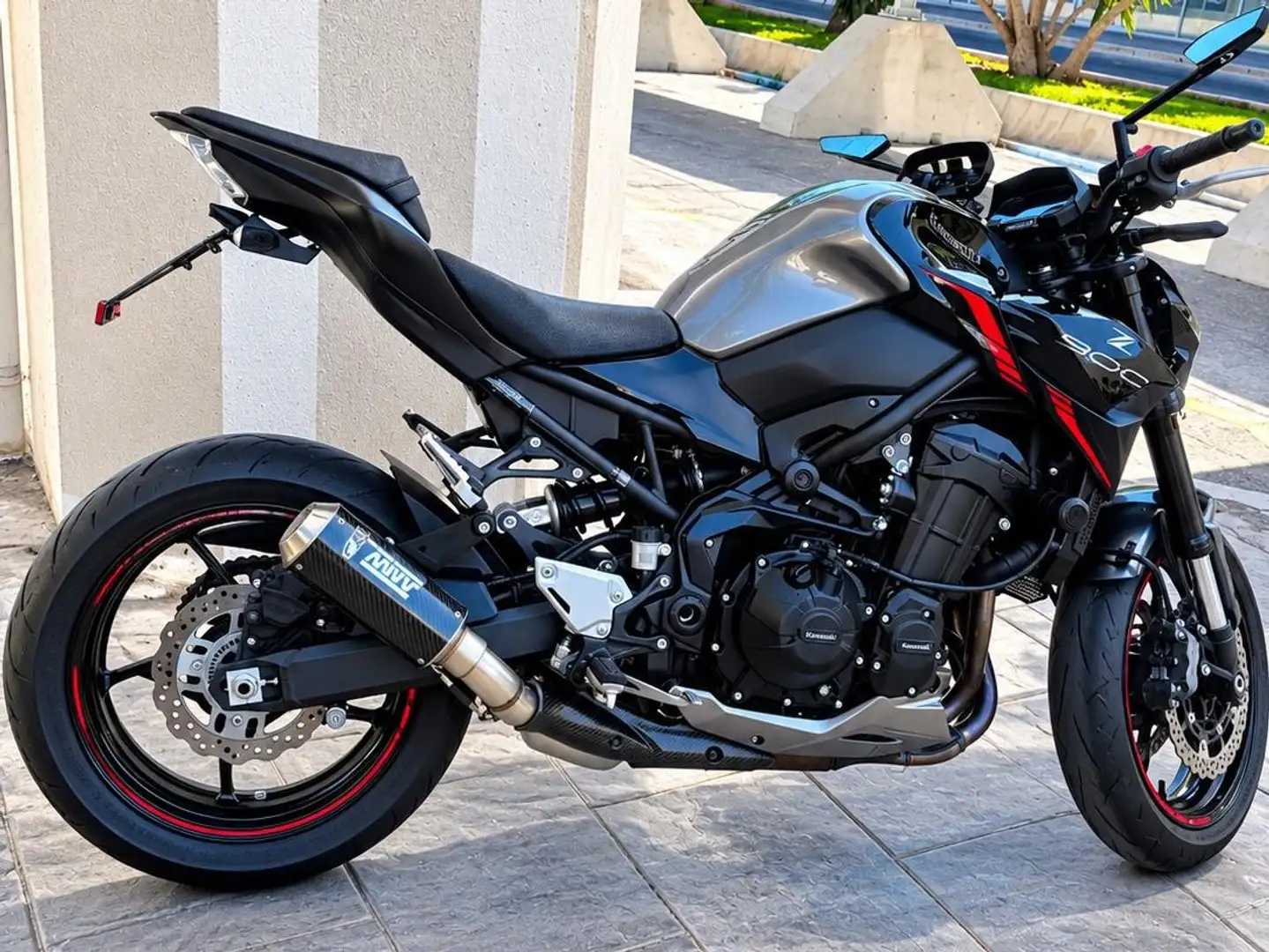 Kawasaki Z 900 2023 full Gris - 2