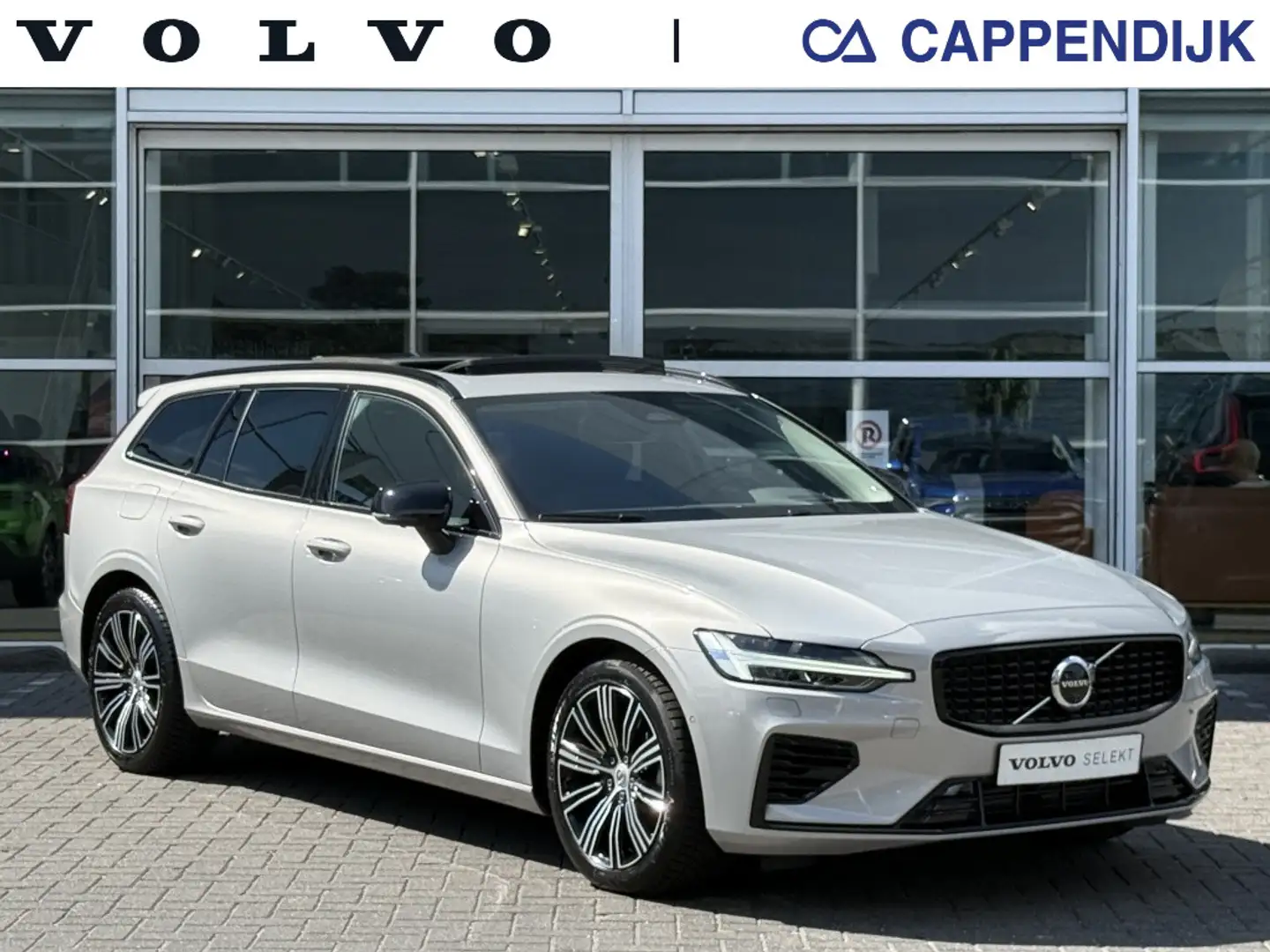 Volvo V60 V60 T6 Twin Engine AWD Plus Dark Zilver - 1