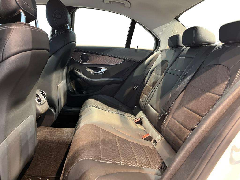 Mercedes-Benz C 220