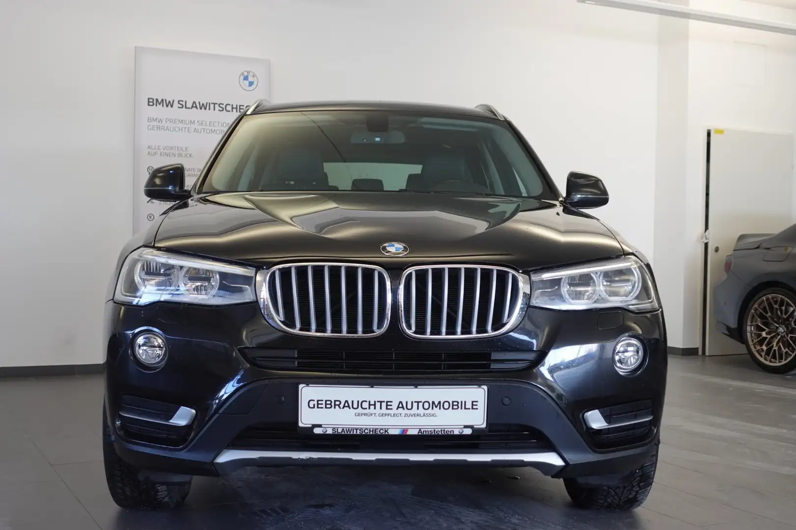 BMW X3 xDrive20d Schwarz - 2