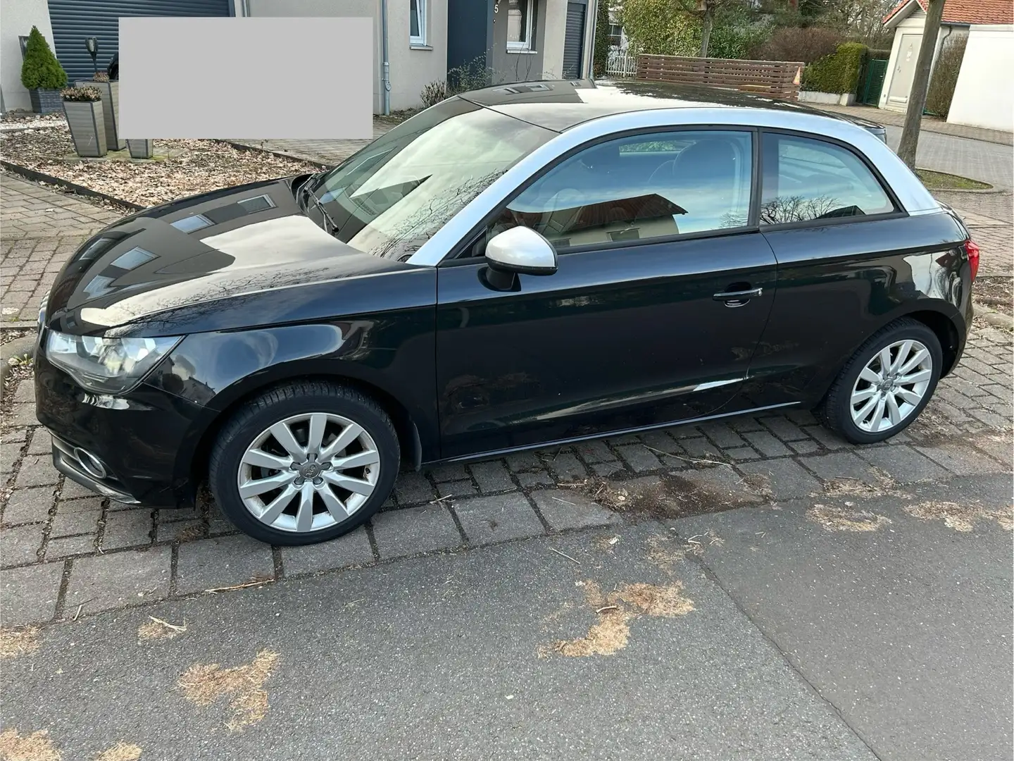 Audi A1 1.6 TDI Attraction Schwarz - 2