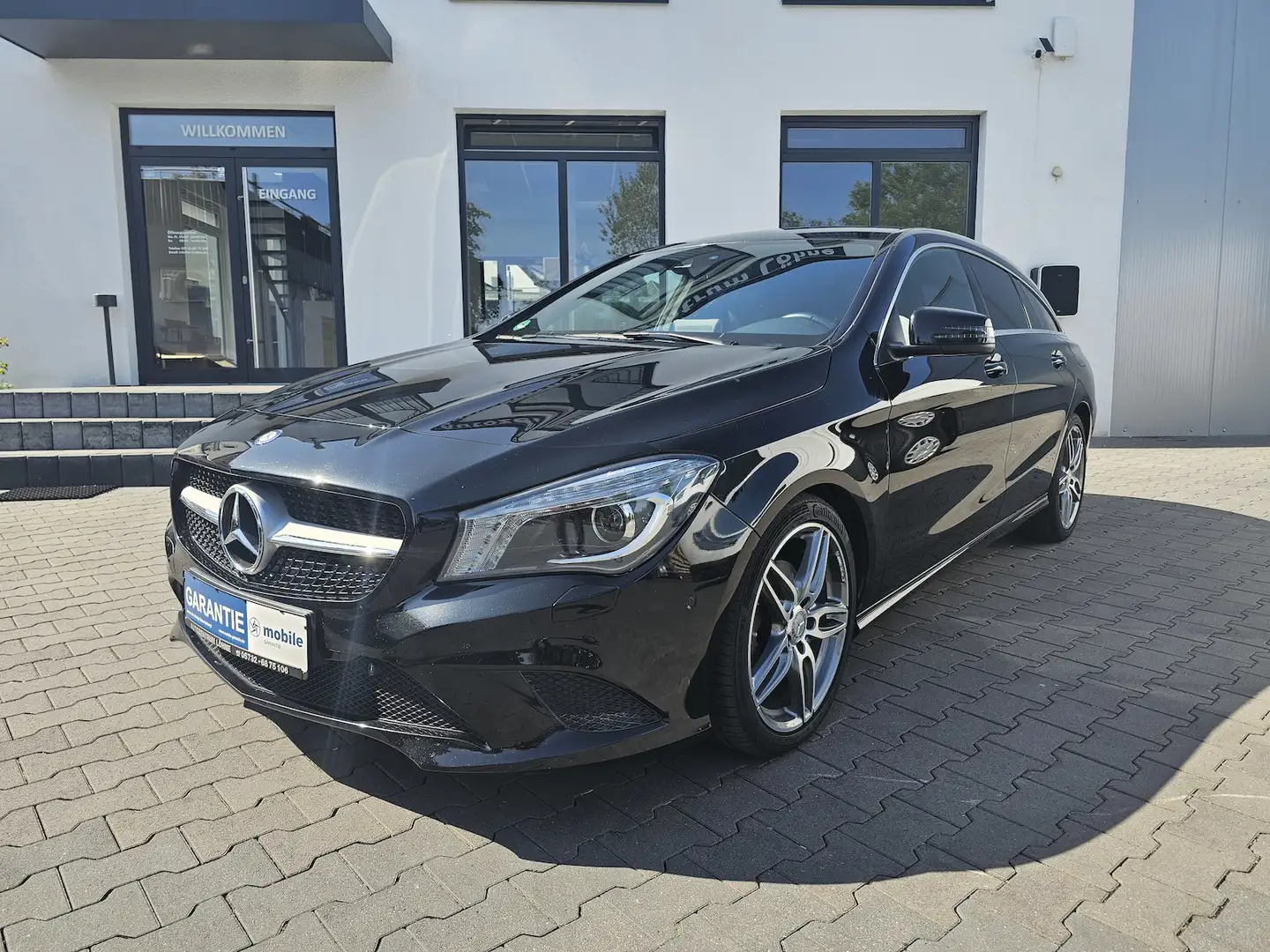 Mercedes-Benz CLA 220 d SB NAVI COMAND TEILLEDER Schwarz - 1