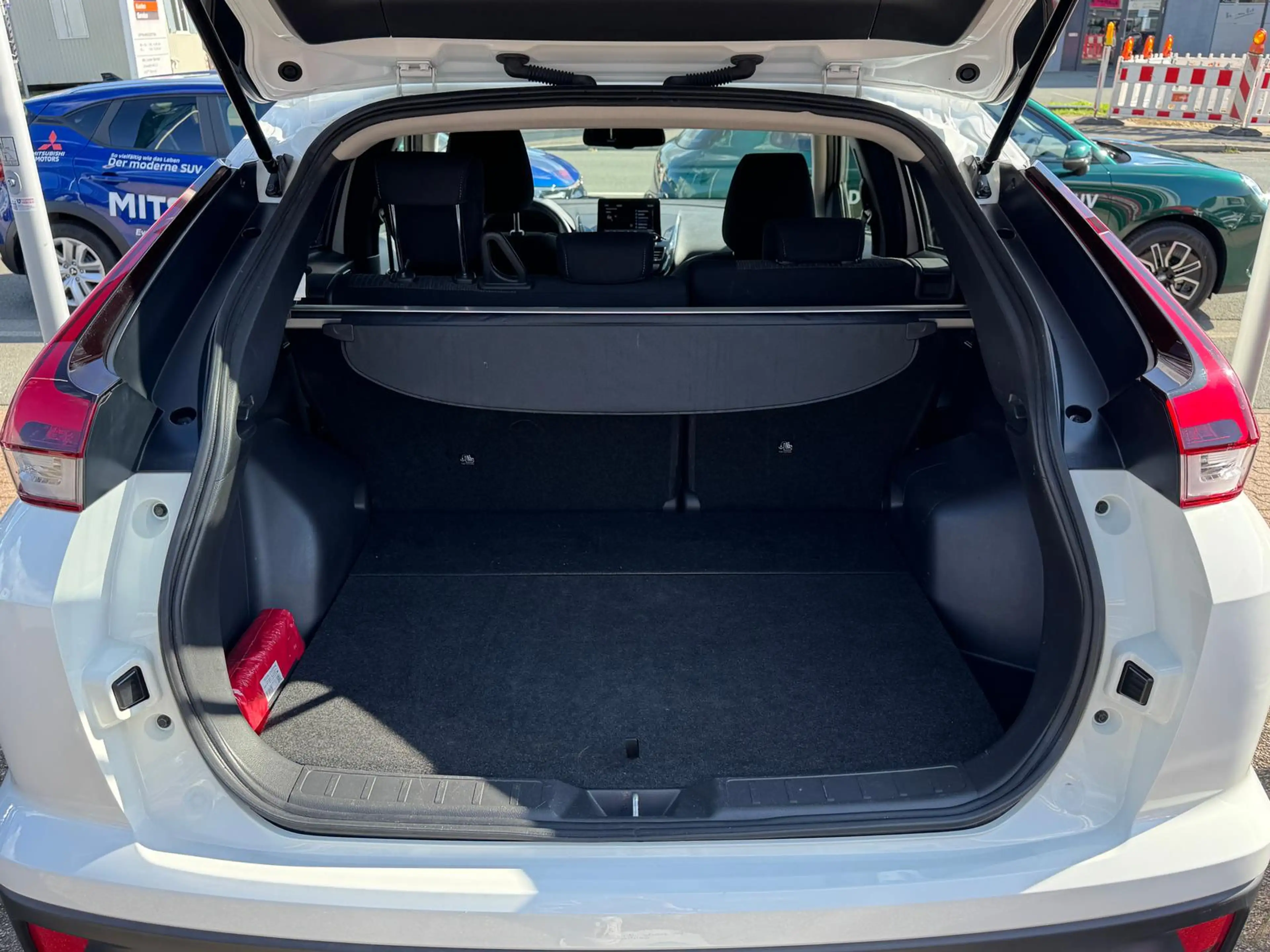 Mitsubishi Eclipse Cross PHEV Basis*Klima *DAB *SHZ *Kamera — photo 10