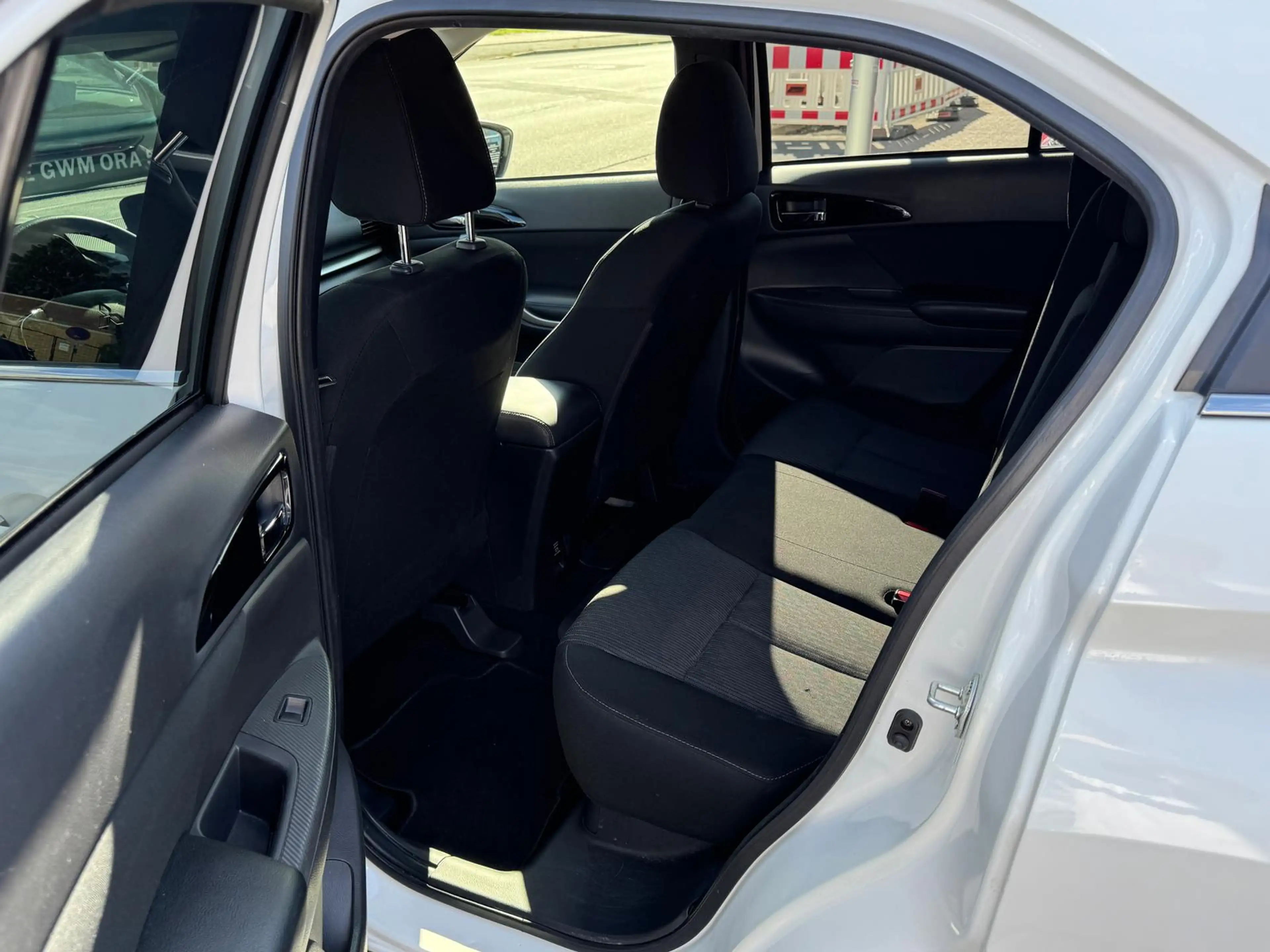 Mitsubishi Eclipse Cross PHEV Basis*Klima *DAB *SHZ *Kamera — photo 9