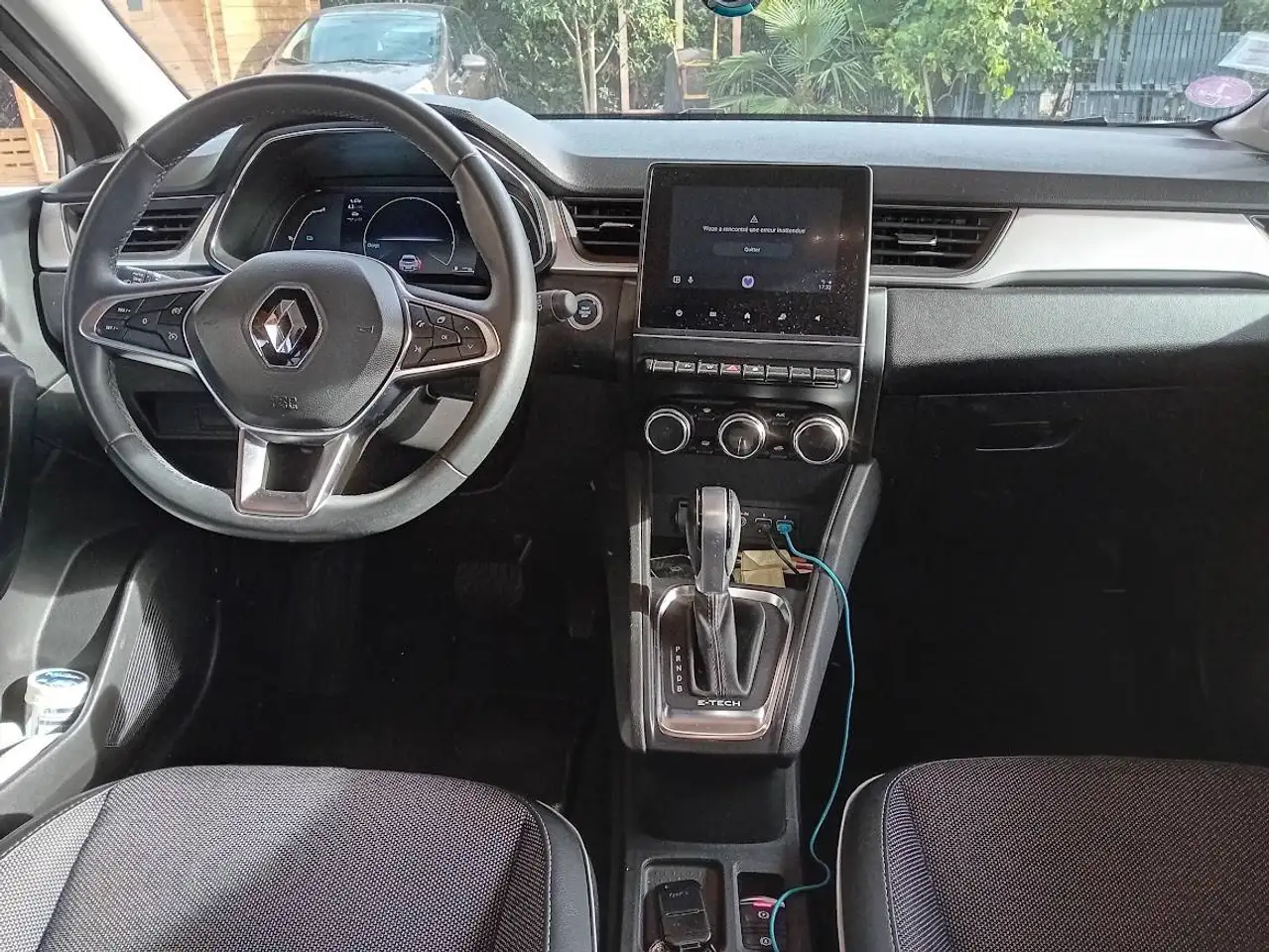 Renault Captur — photo 3