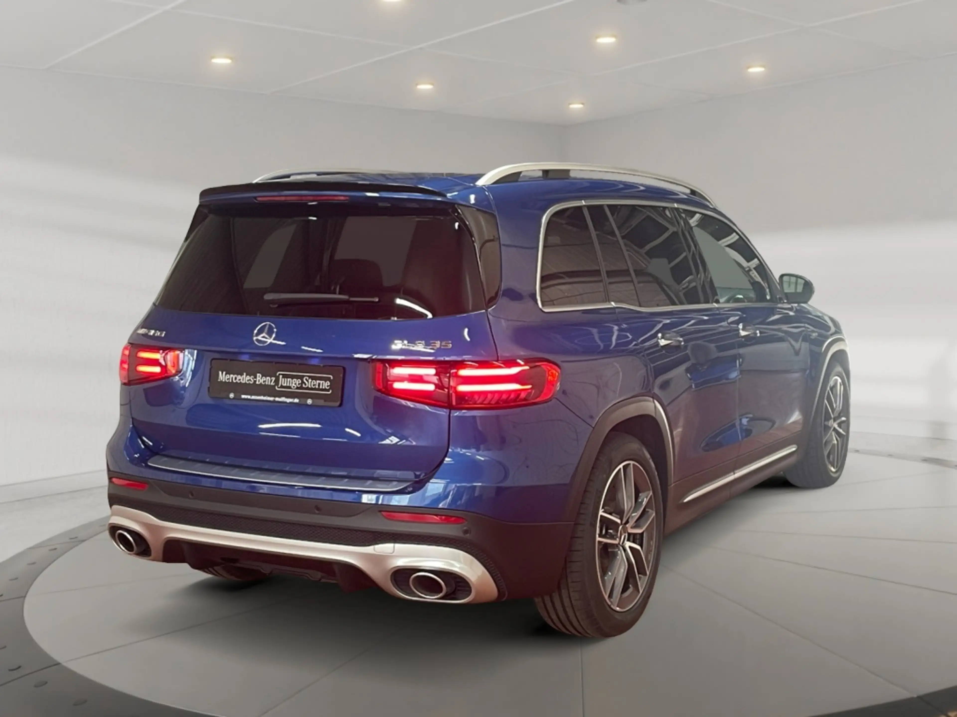 Mercedes-Benz GLB 35 AMG AMG GLB 35 4matic AMG+MBUX+Burm+MBeam+Carbon+AHK — photo 4