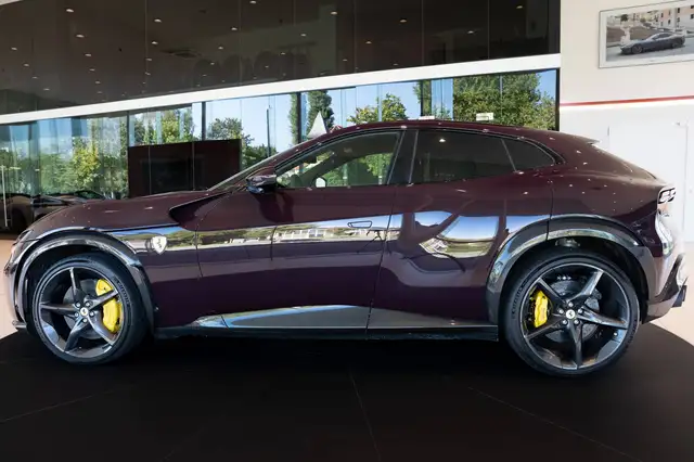 Ferrari Purosangue view 7