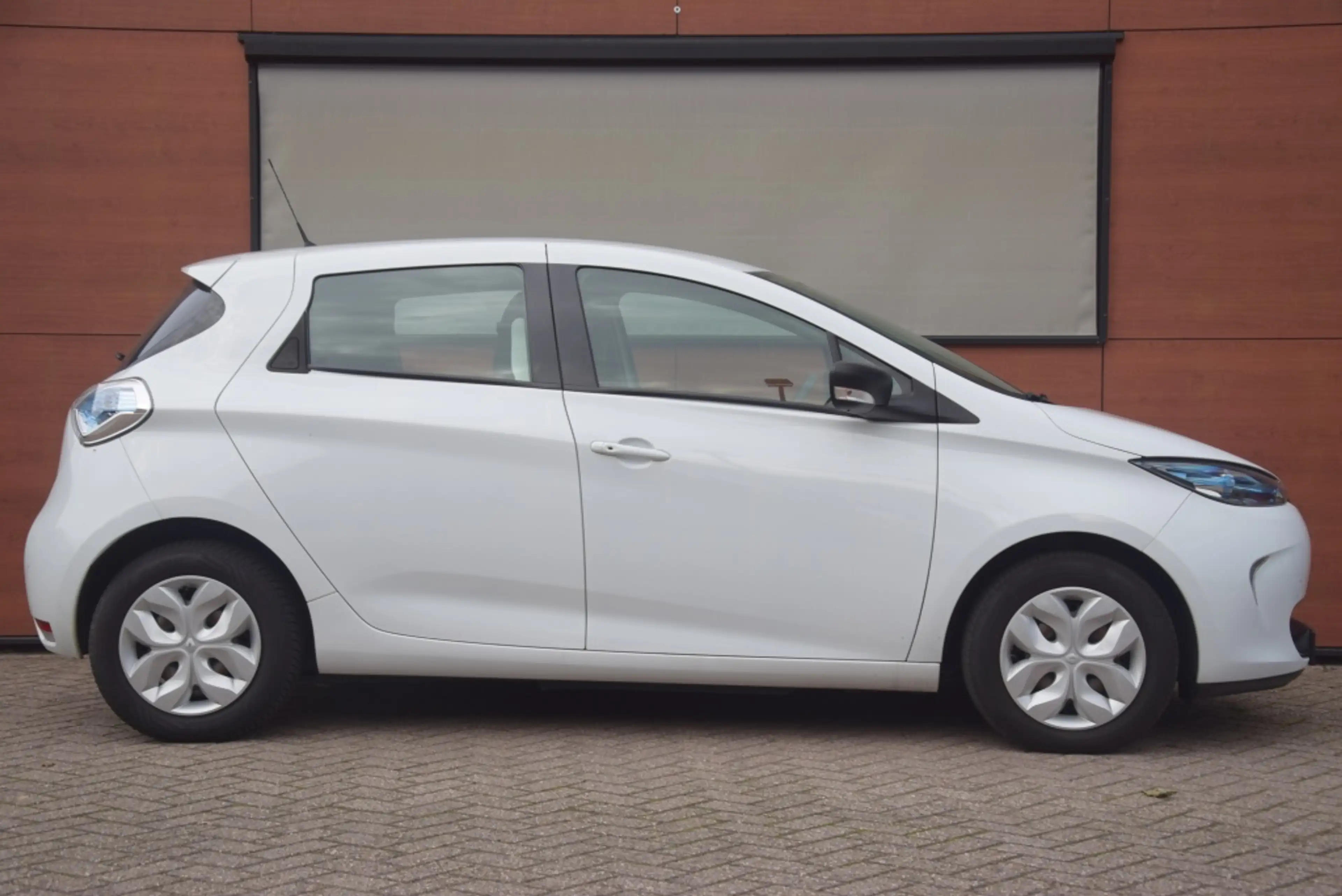 Renault ZOE R90 Life 41kWh SOH91%/Koopaccu/Keyless/Carplay — photo 10