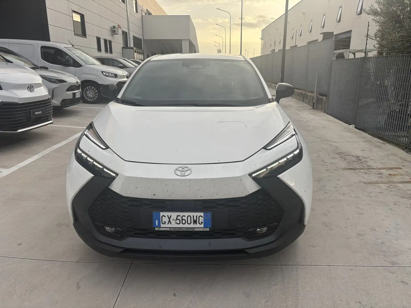 Toyota C-HR 1.8 hev Trend fwd e-cvt - 1