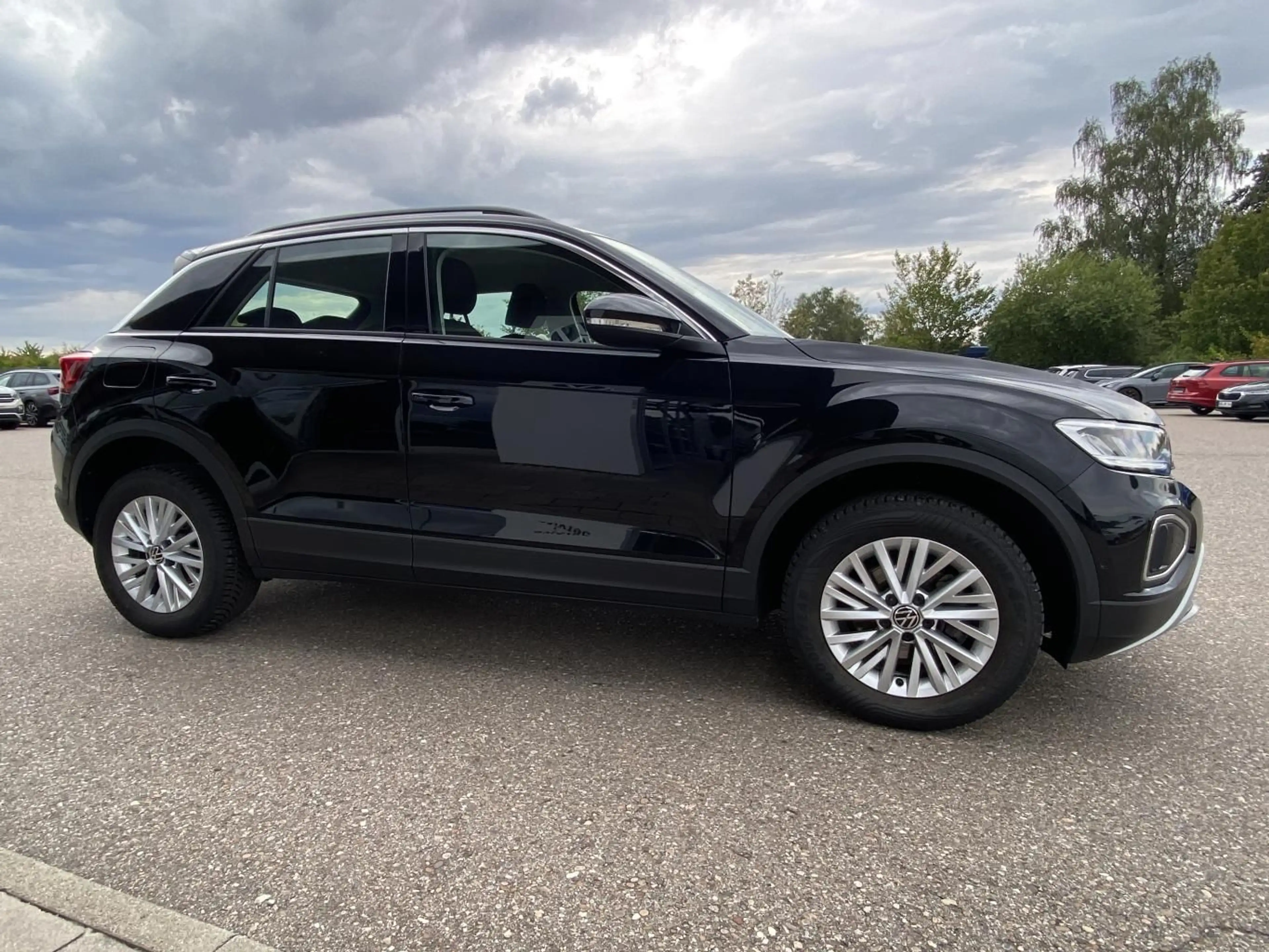 Volkswagen T-Roc 1.5 TSI DSG LIFE AHK+APP-CONNECT+VIRTUAL-C — photo 6