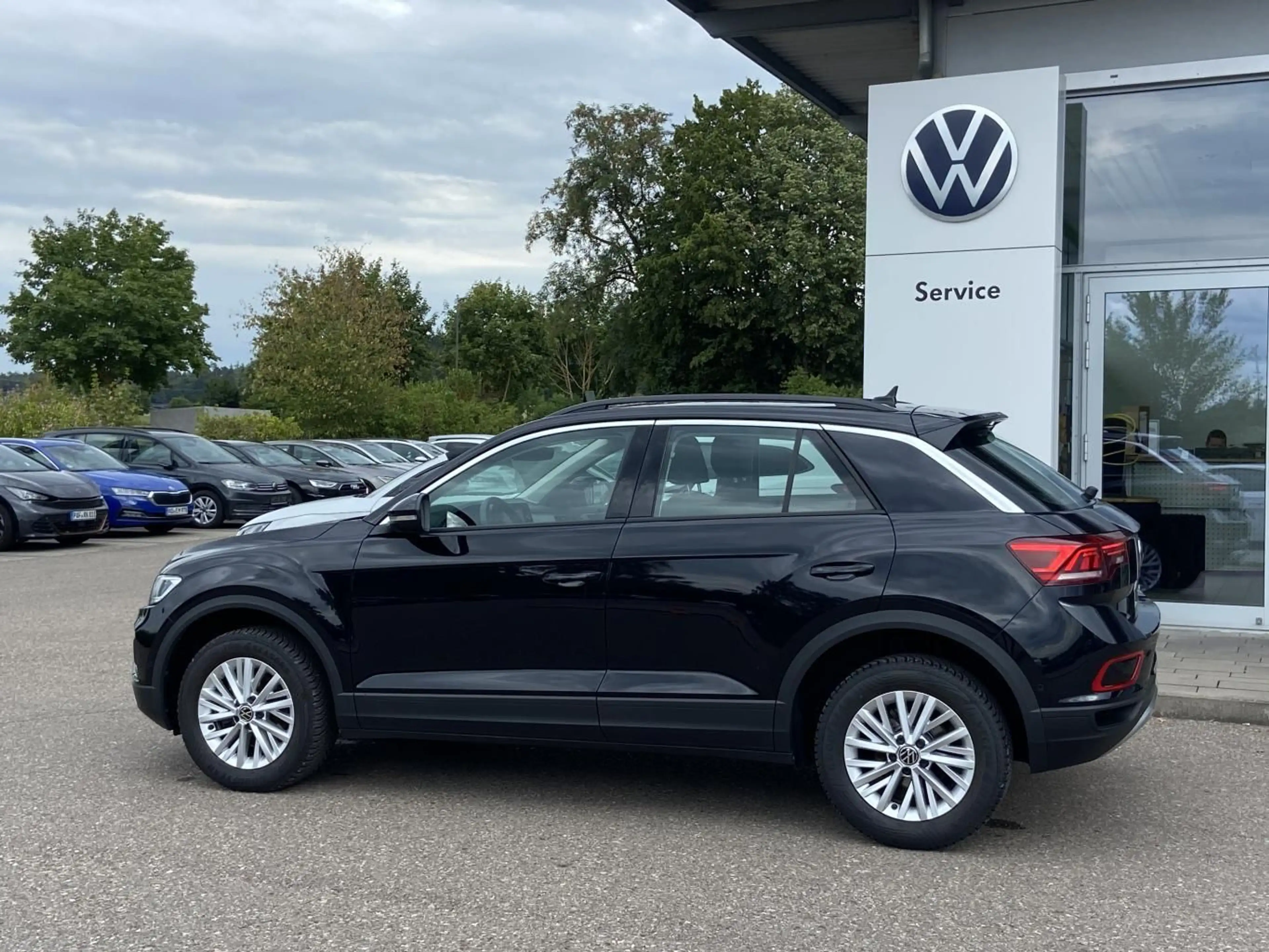 Volkswagen T-Roc 1.5 TSI DSG LIFE AHK+APP-CONNECT+VIRTUAL-C — photo 3